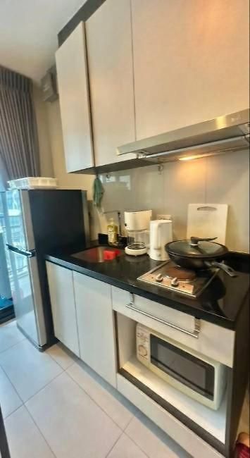 Base Quiet King-bed With Infinity Pool & Free Netflix! Pattaya
