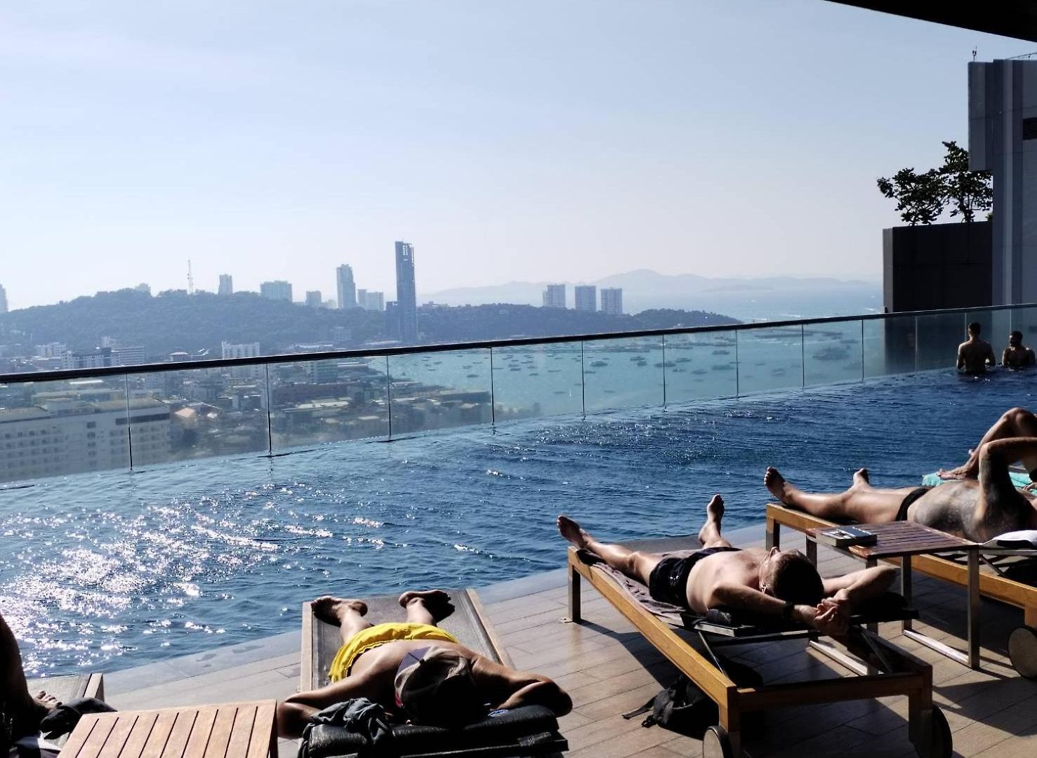 The Base By Uricity อพาร์ทเม้น Pattaya