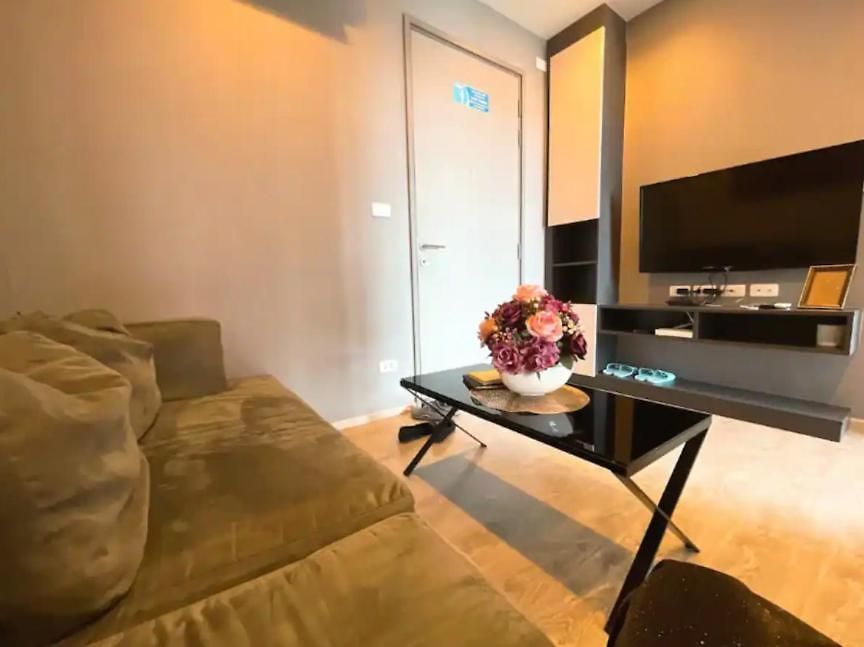 Base Quiet King-bed With Infinity Pool & Free Netflix! *