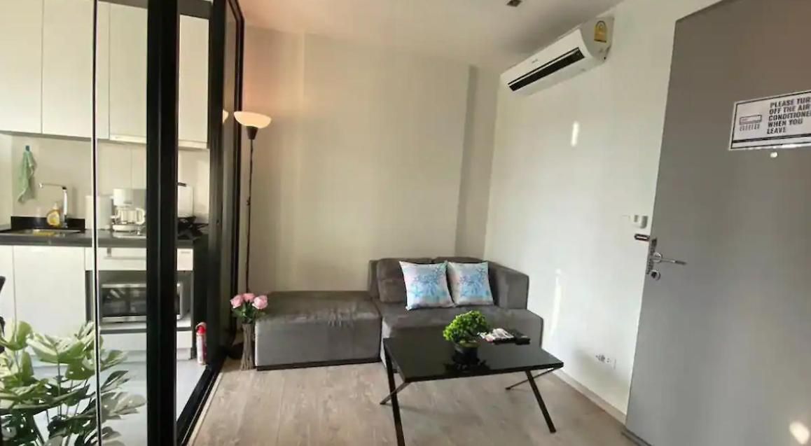 Base Quiet King-bed With Infinity Pool & Free Netflix! Pattaya