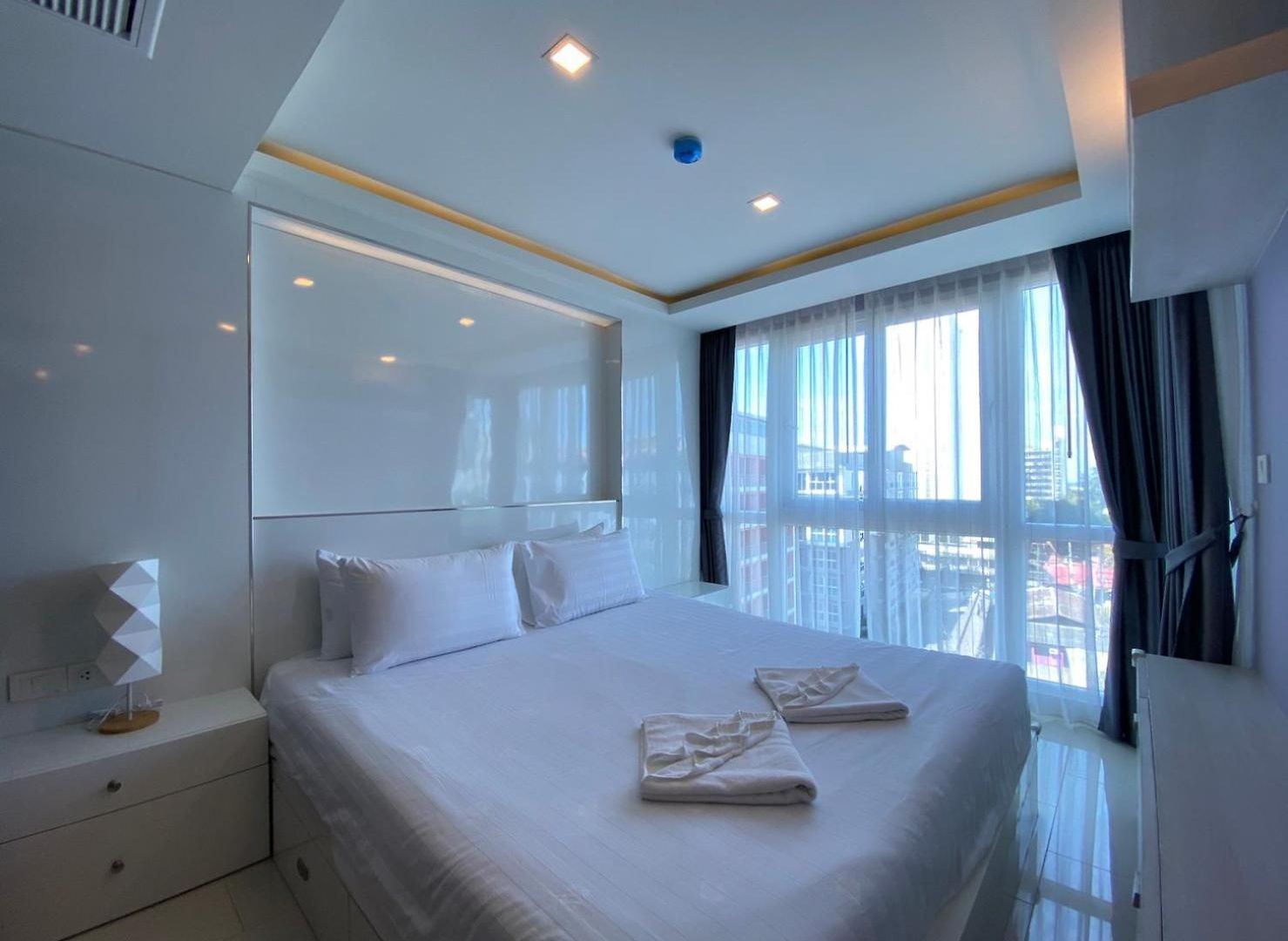 อพาร์ทเม้น Grand Avenue X Monthstayz Thailand