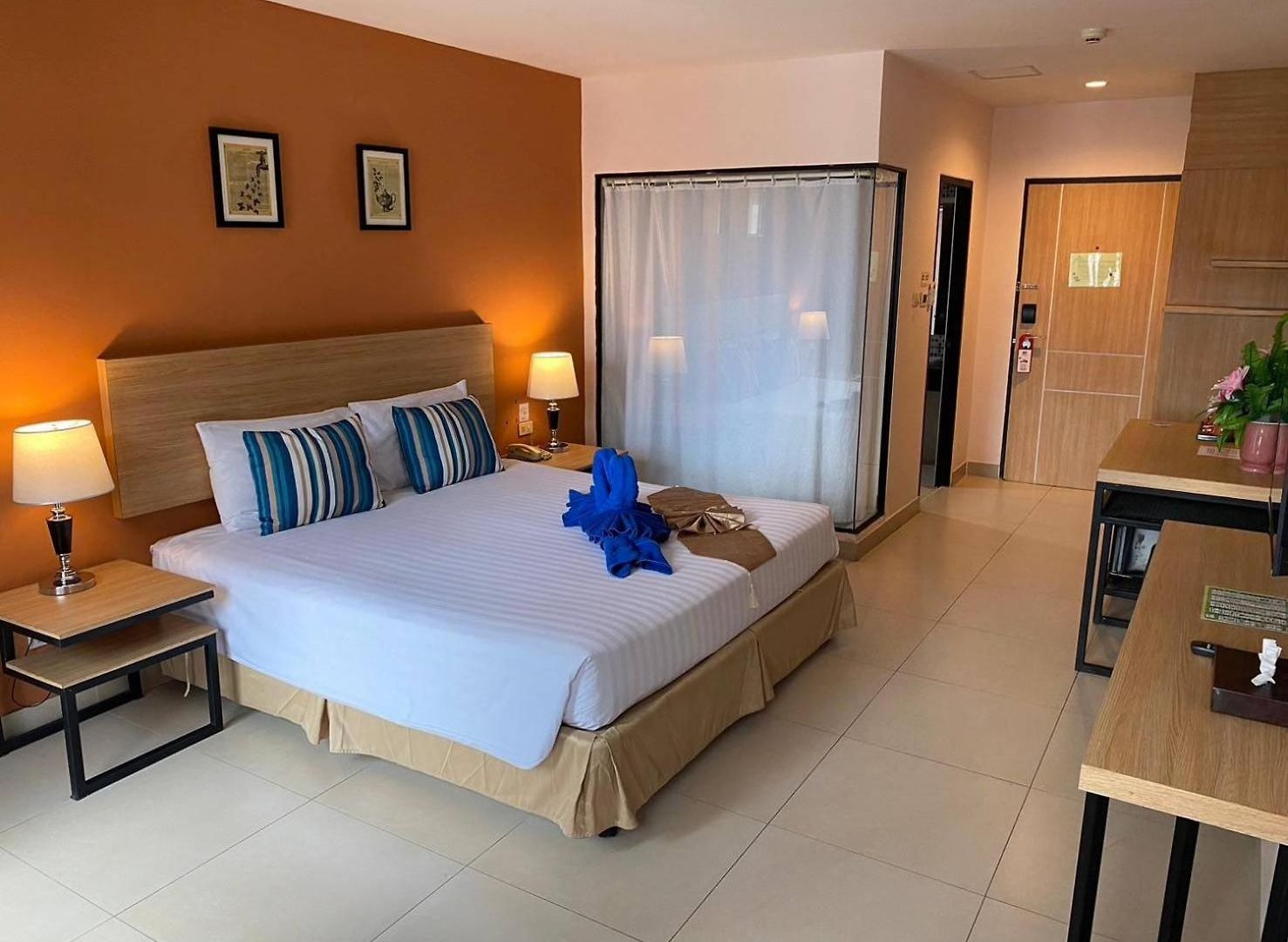 Vogue Hotel 4*