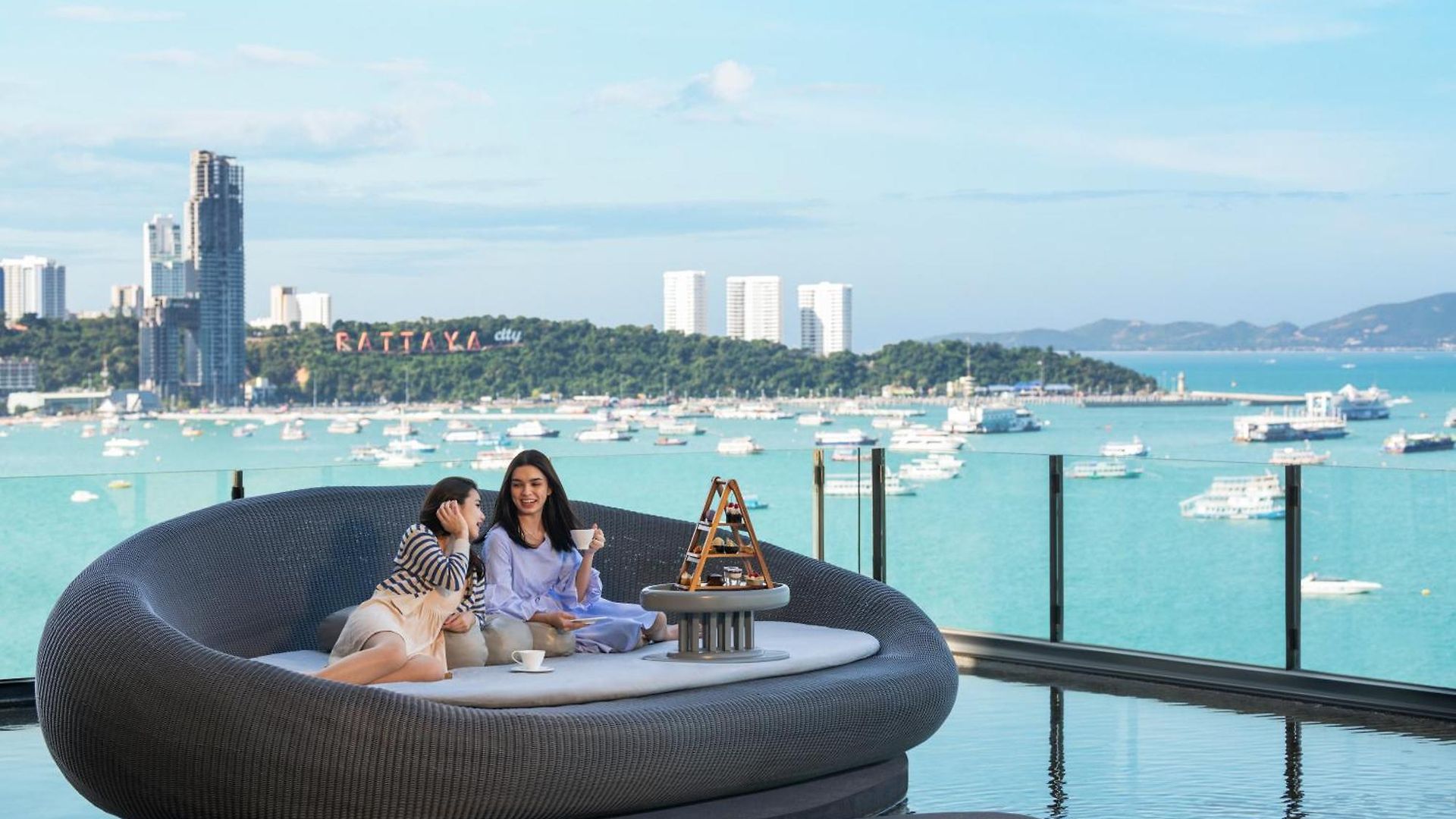 โรงแรมฮิลตัน พัทยา - Sha Extra Pattaya