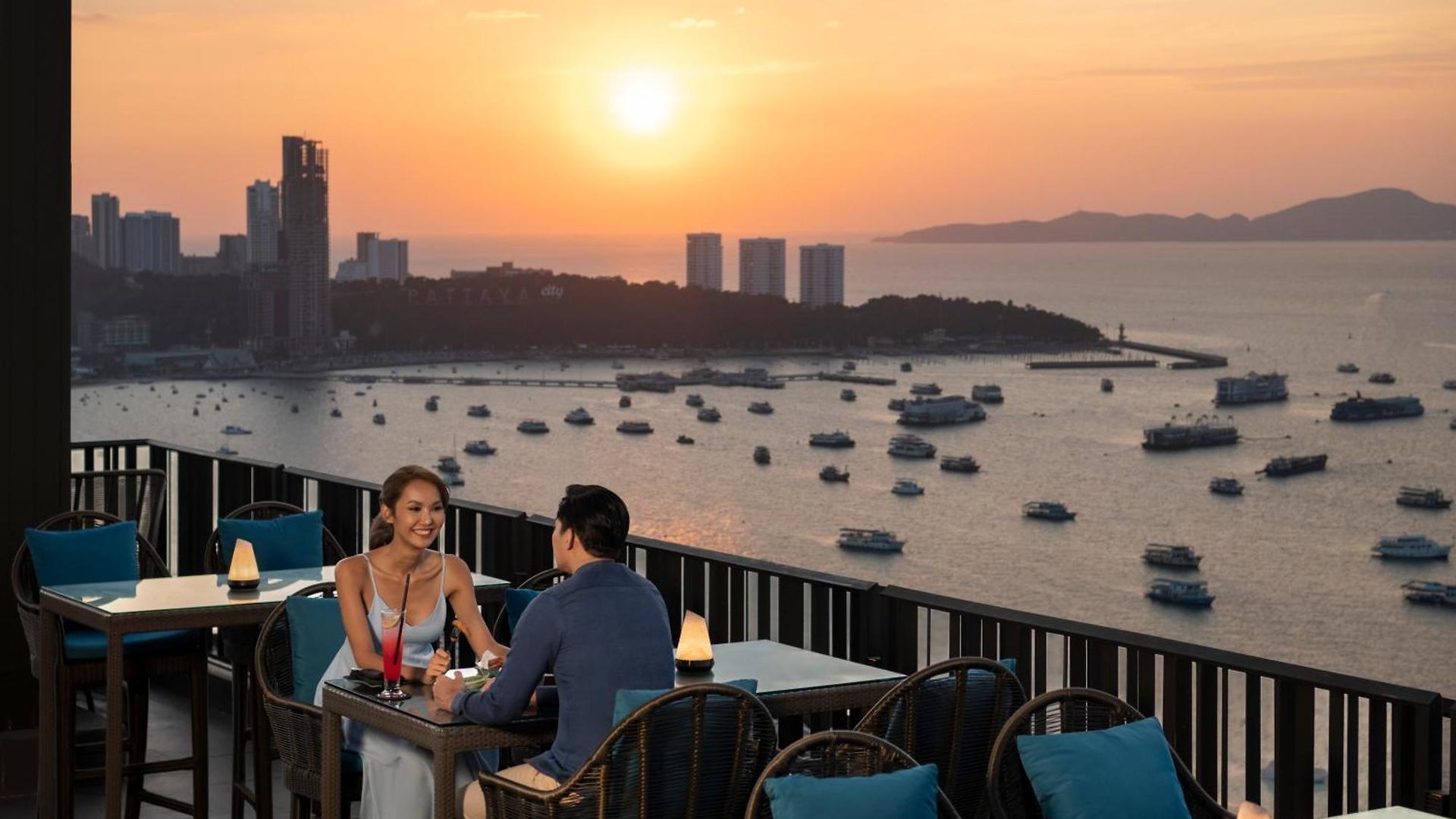 รีสอร์ท โรงแรมฮิลตัน พัทยา - Sha Extra 5*
