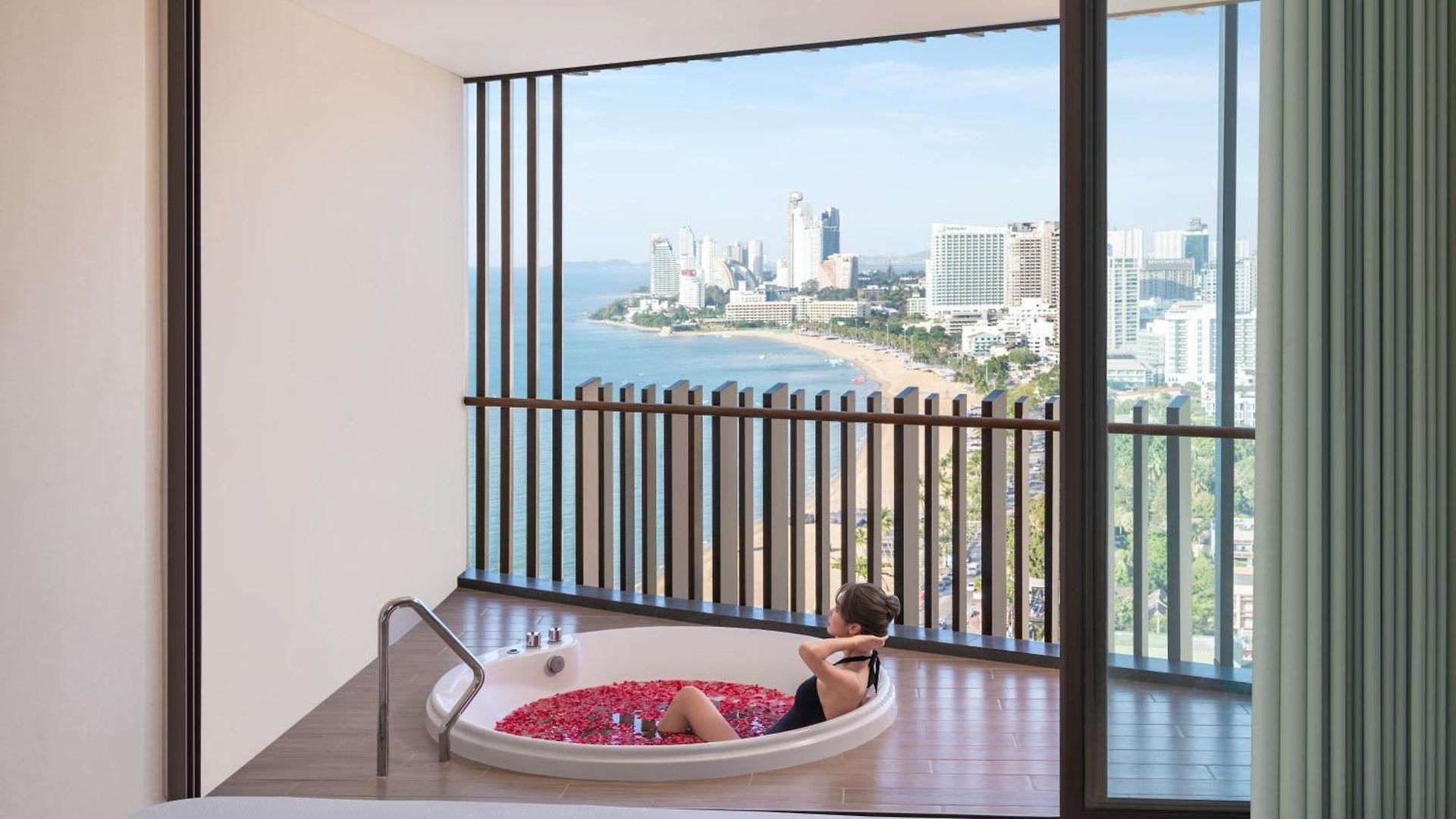 โรงแรมฮิลตัน พัทยา - Sha Extra รีสอร์ท Pattaya