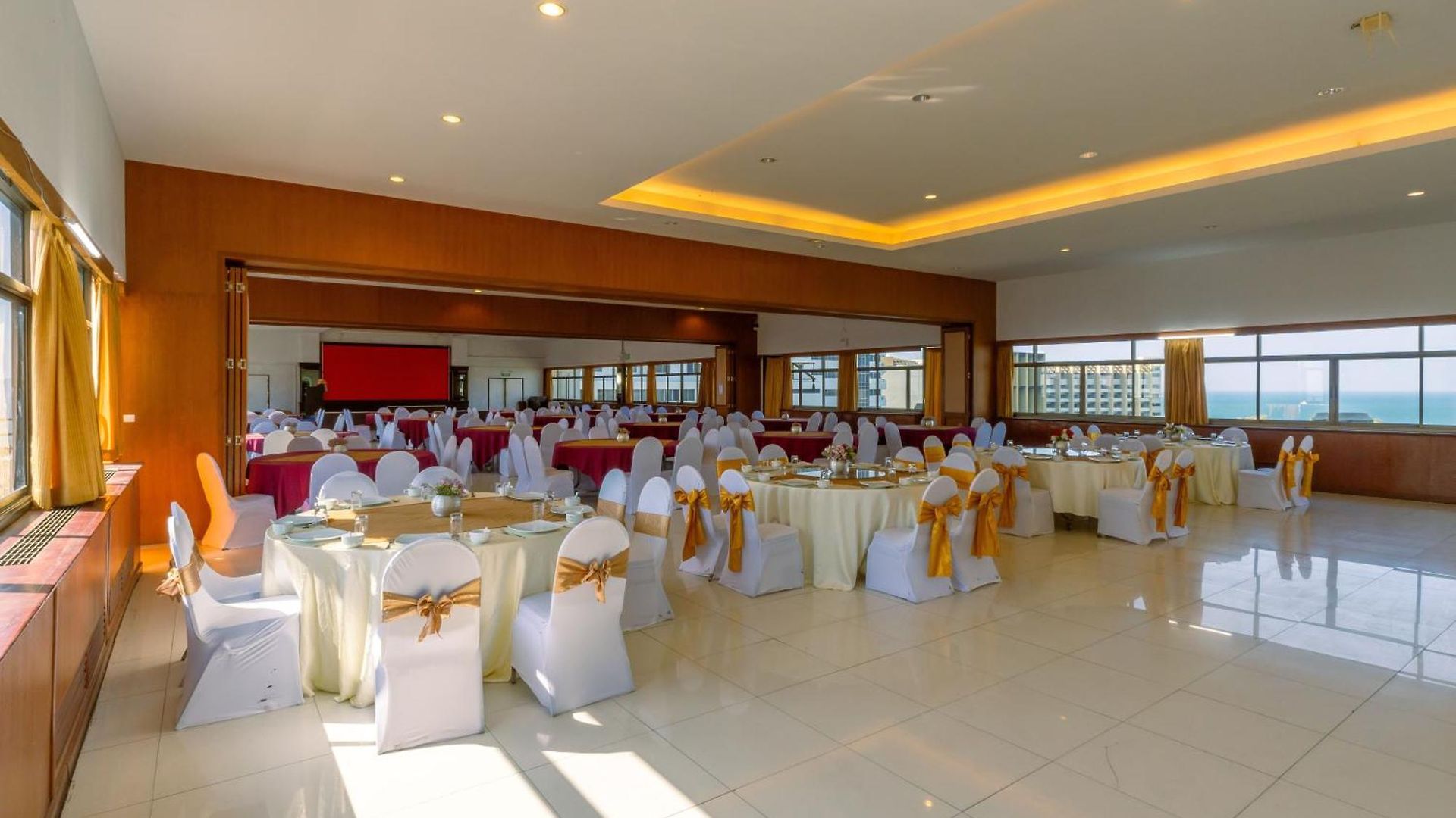 Mountain & Convention Center Hotel 4*