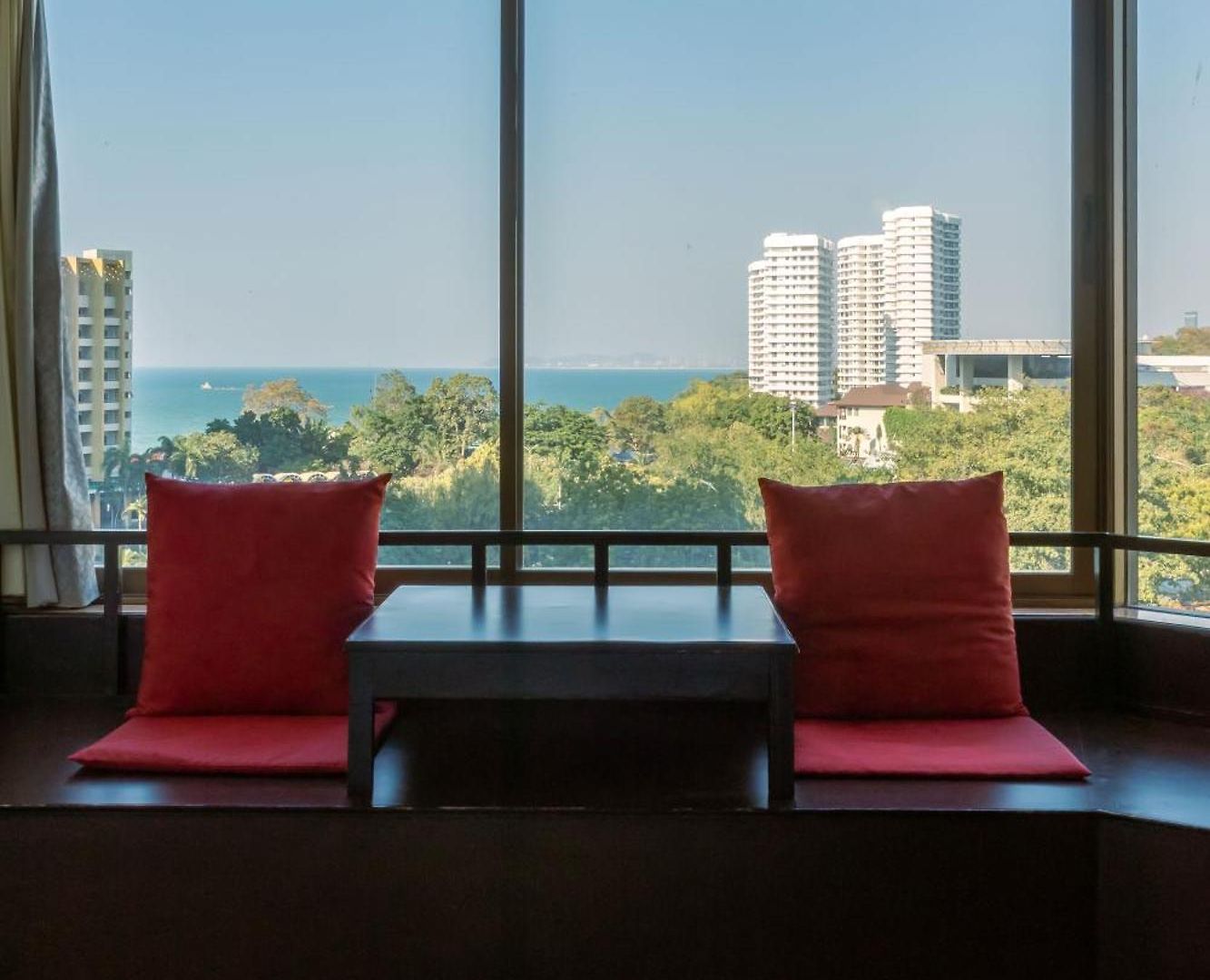 Hotel Mountain & Convention Center Pattaya