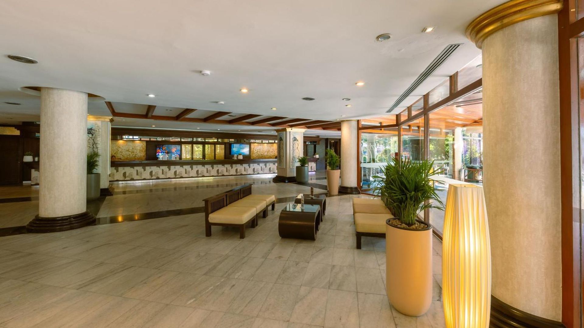 Hotel Mountain & Convention Center Pattaya