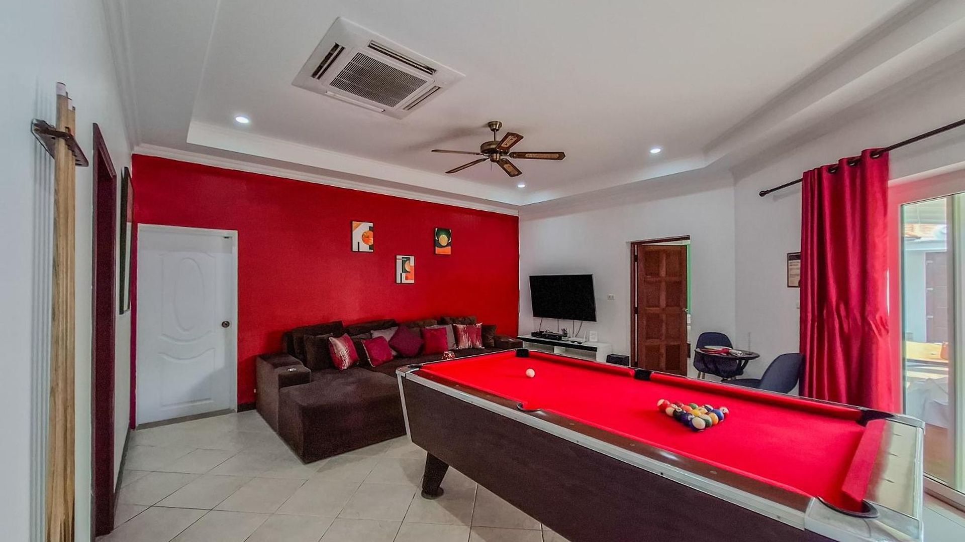 Villa Private Pool 3b Snooker Karaoke 200m Pattaya