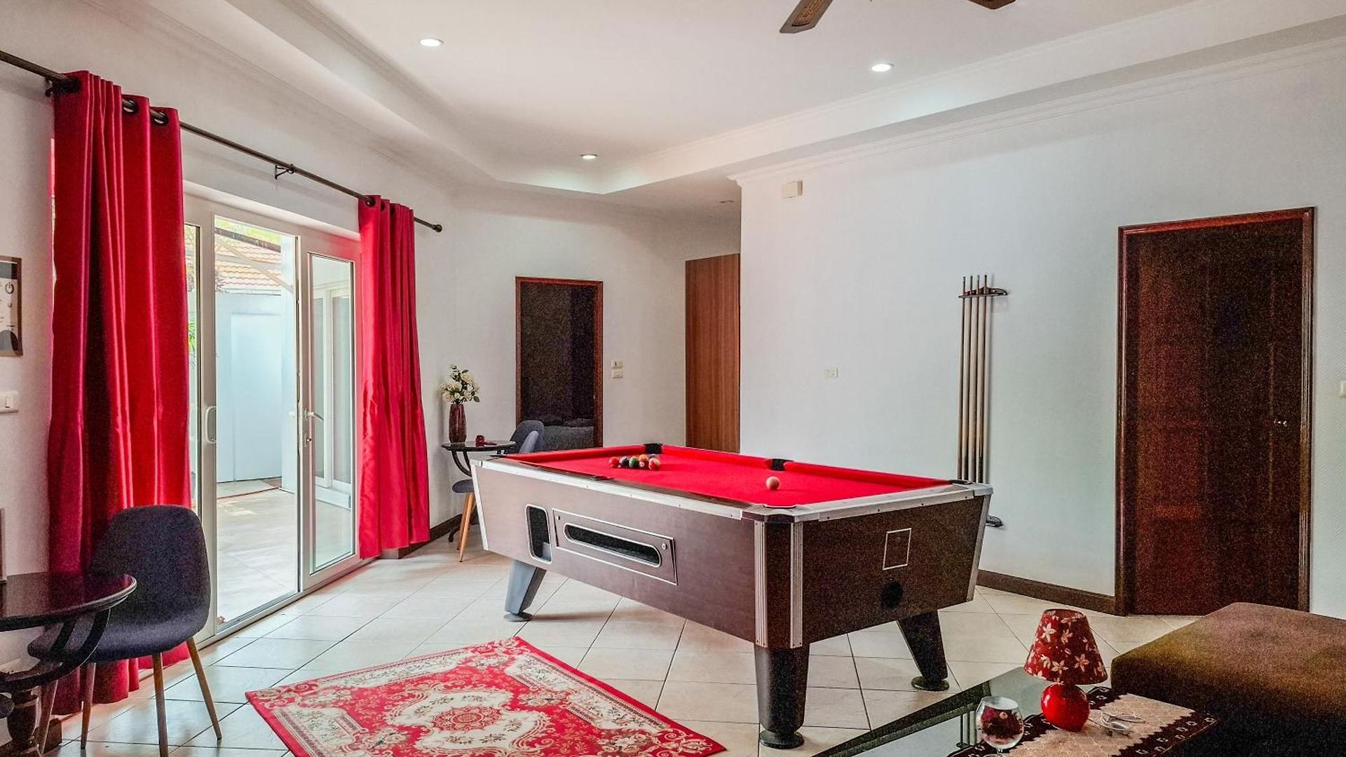 Private Pool 3b Snooker Karaoke 200m Villa *