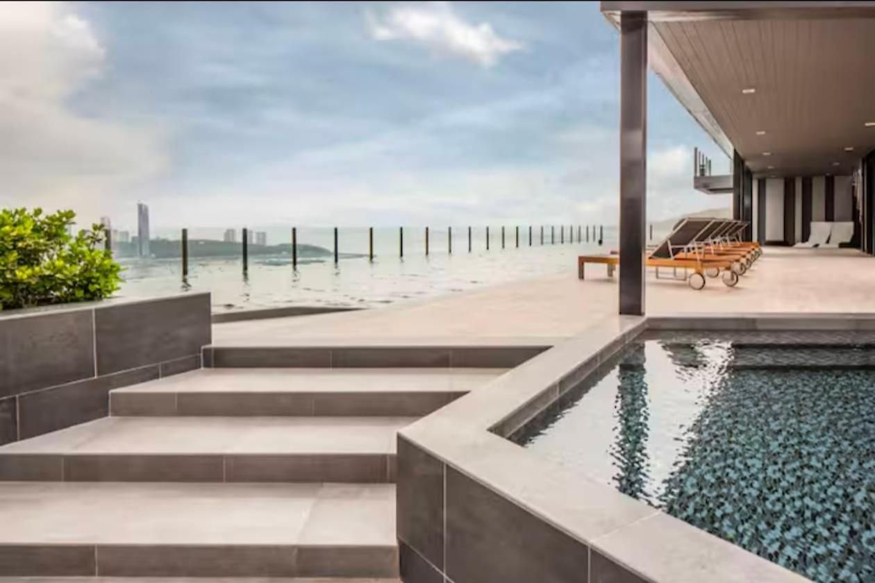 High Floor Sea View At The Base By 888 Apartment Pattaya