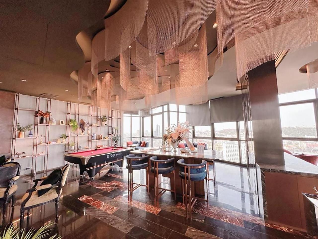 อพาร์ทเม้น Luxury Edge Seaview *