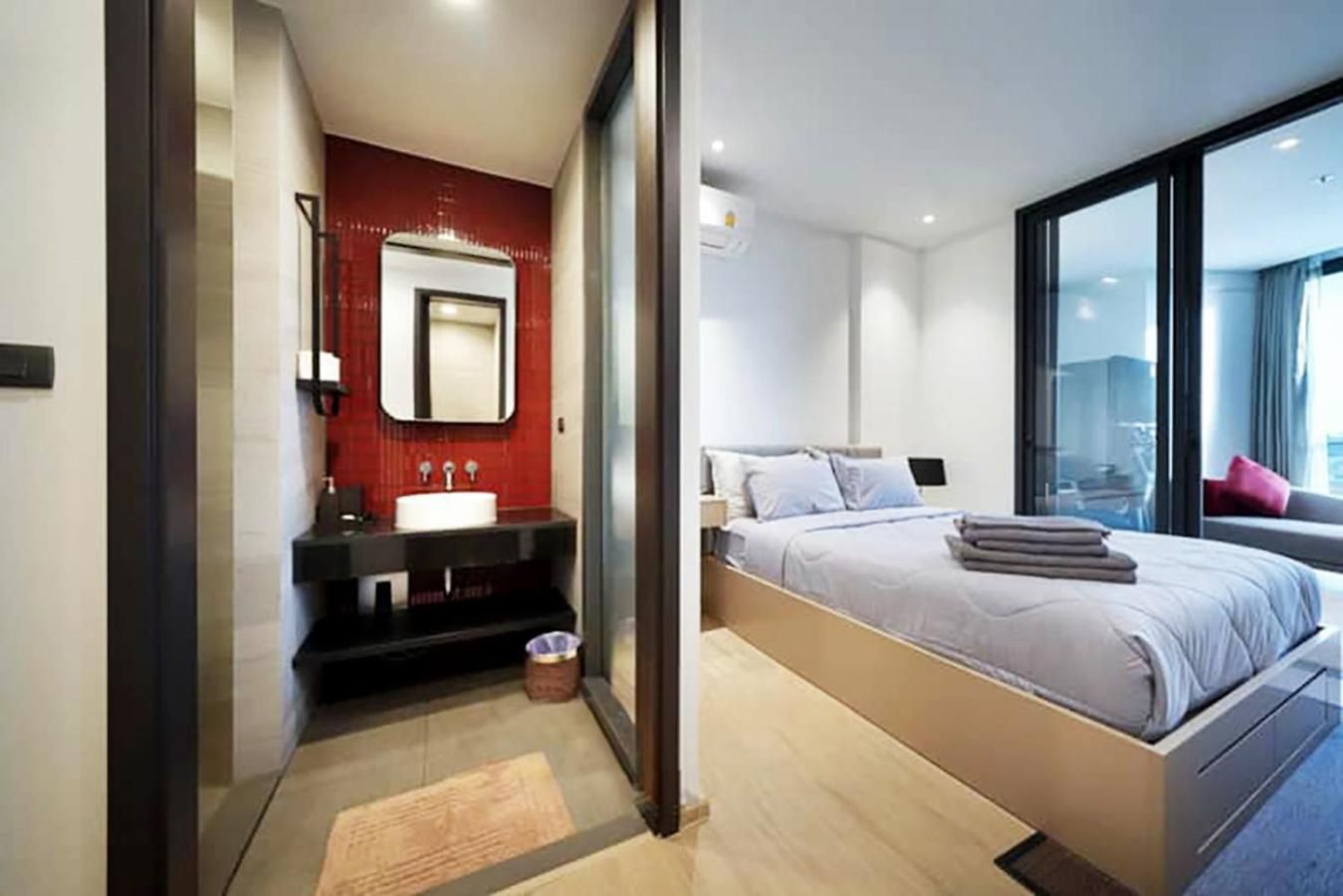 อพาร์ทเม้น Luxury Edge Seaview Pattaya