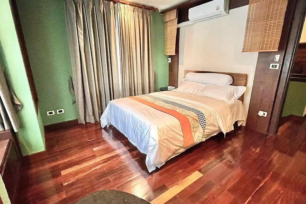 H6市中心 唐人街 航站楼 风月街五房芭提雅海天-泳池别墅o วิลล่า Pattaya