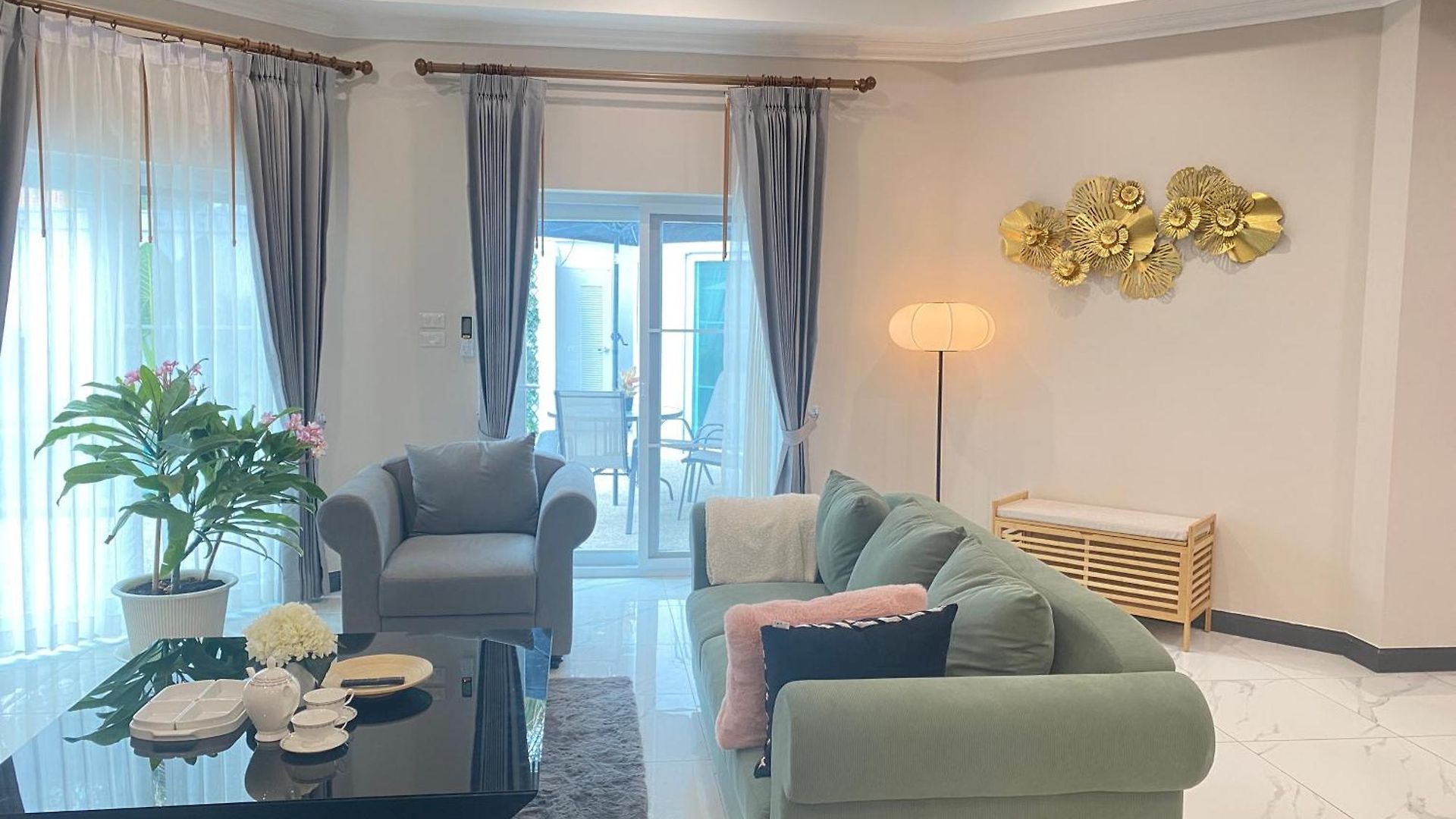Villa H1市中心稀有的直达私家海滩的现代豪华泳池别墅h *