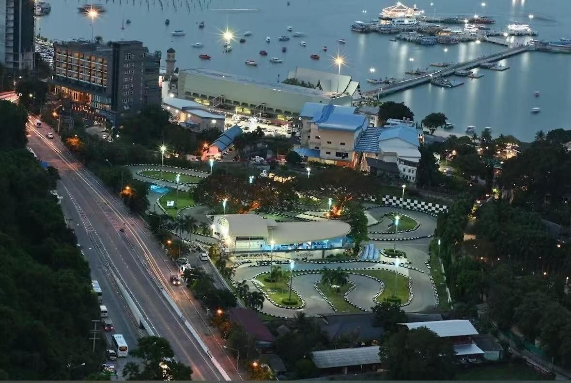 อพาร์ทเม้น 芭提雅水系公寓楼 Pattaya