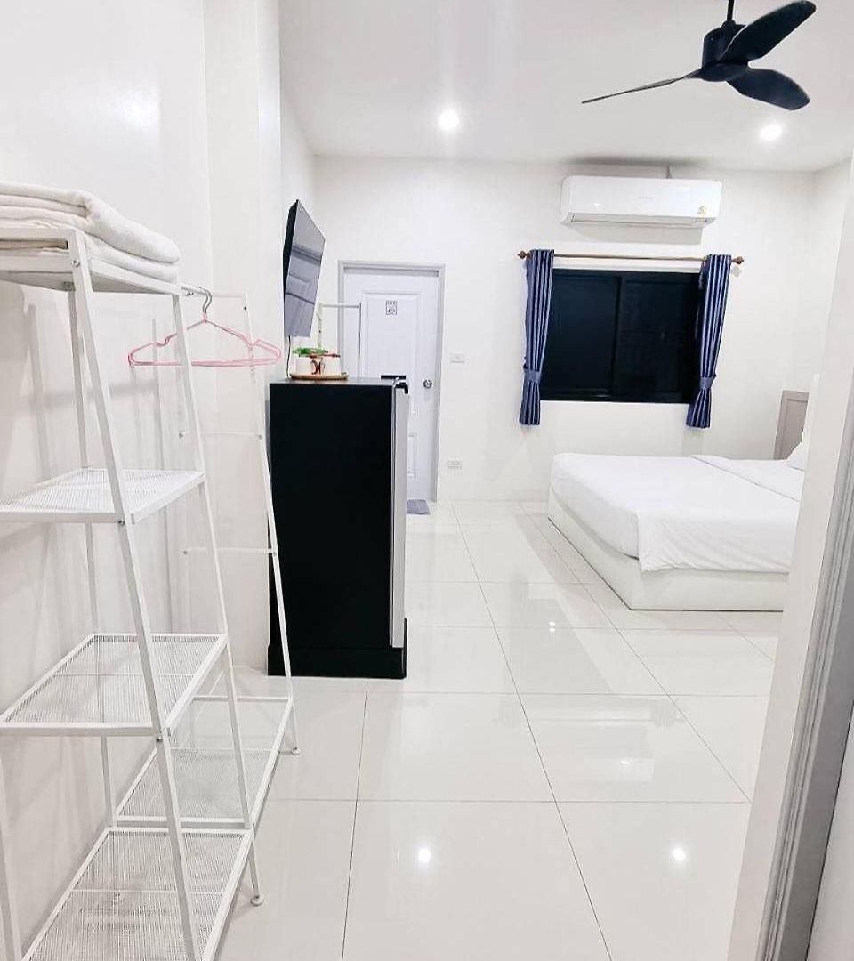 Dad N Mom's House By Thongnak * Pattaya