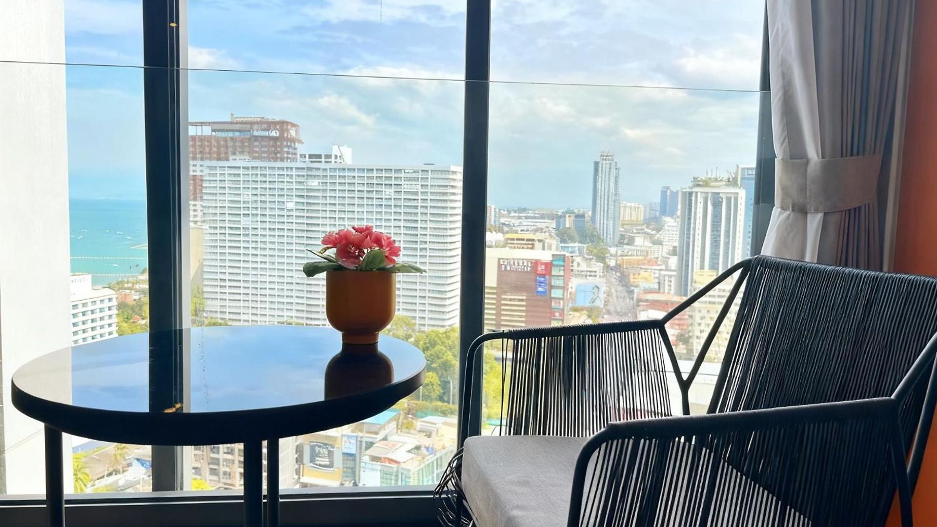 芭提雅海滩公寓预定 高层海景房 免费健身房 临近海滩 23f * Pattaya