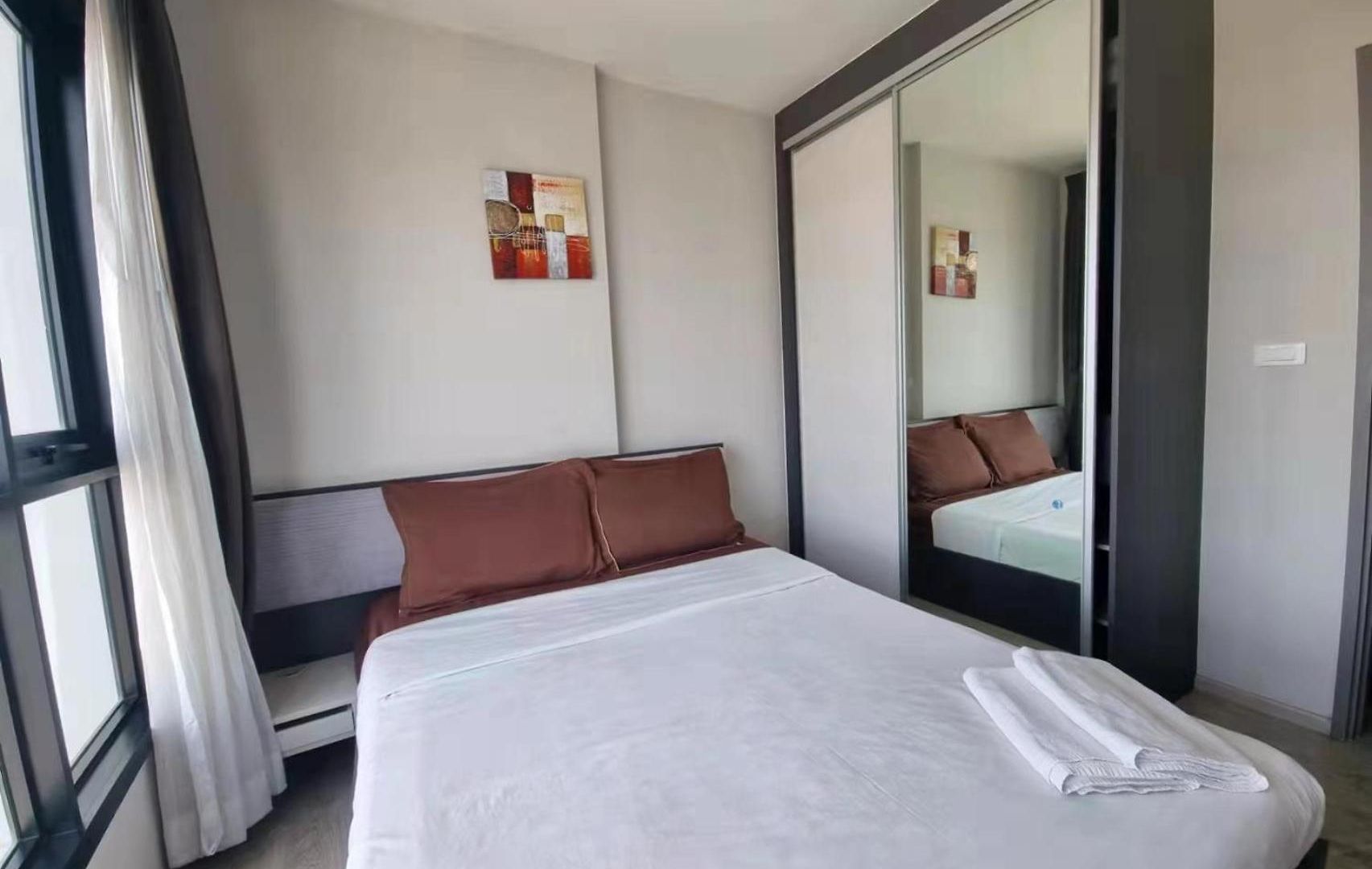 The Base市中心网红超大泳池 高速网络 Apartment *