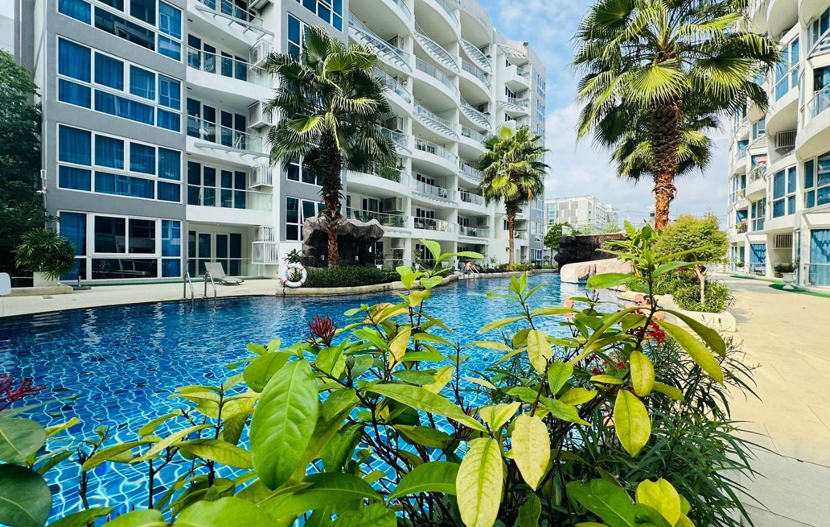 林荫大道公寓grand Avenue Codon 超大泳池 素质极高的公寓 * Pattaya