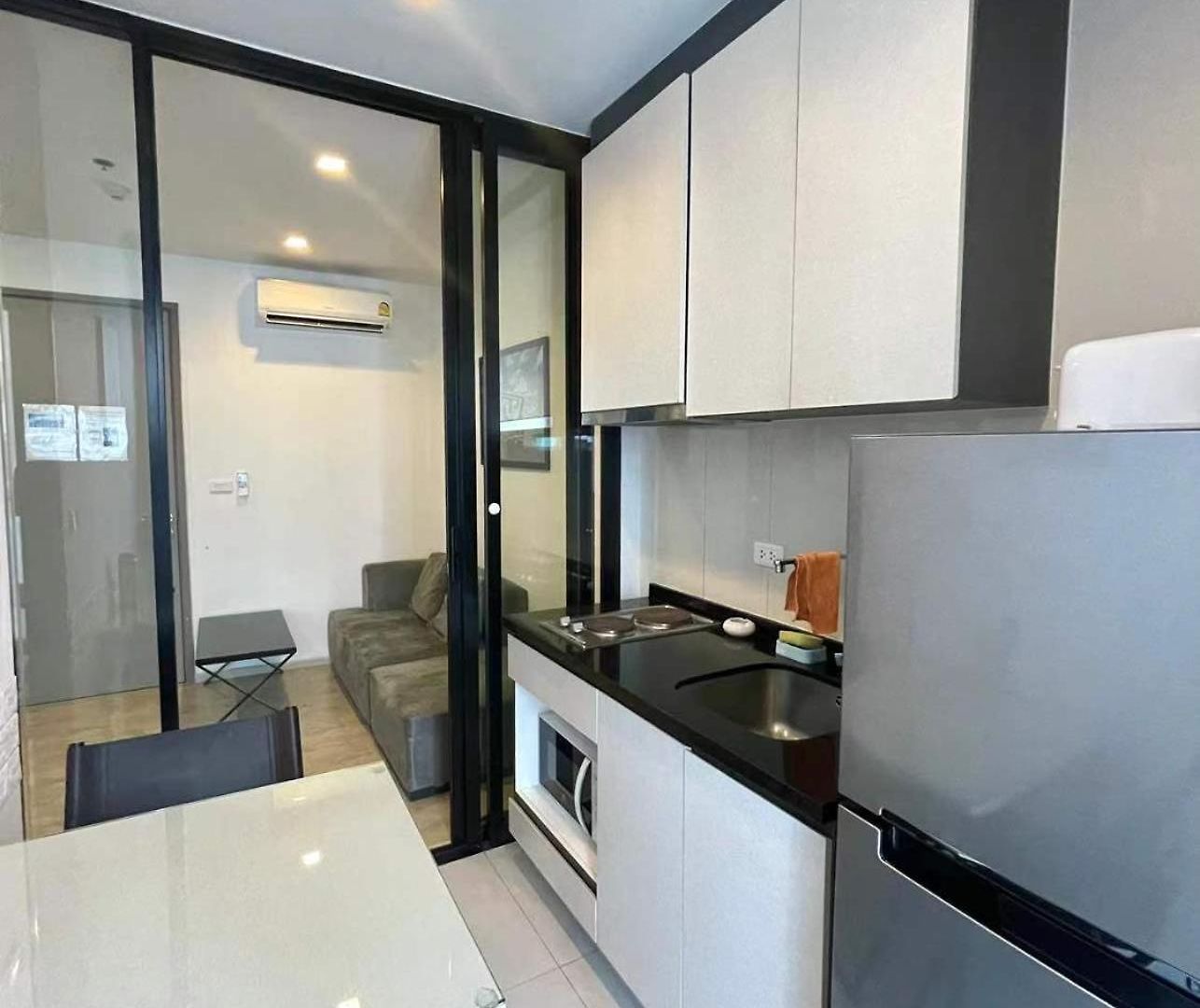 The Base市中心网红超大泳池 高速网络 Apartment