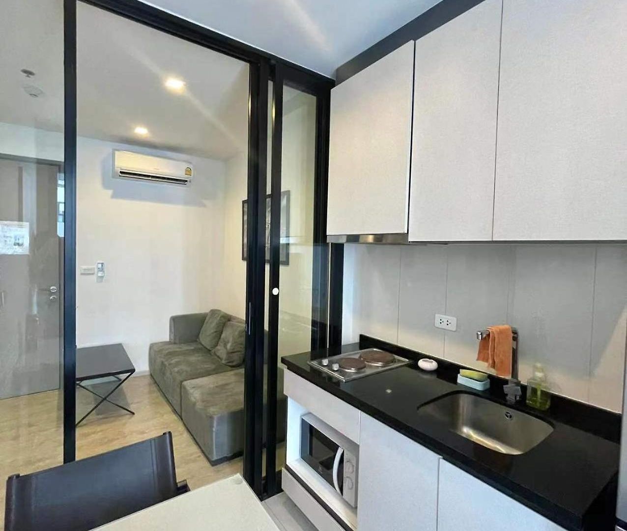 Apartment The Base市中心网红超大泳池 高速网络 *