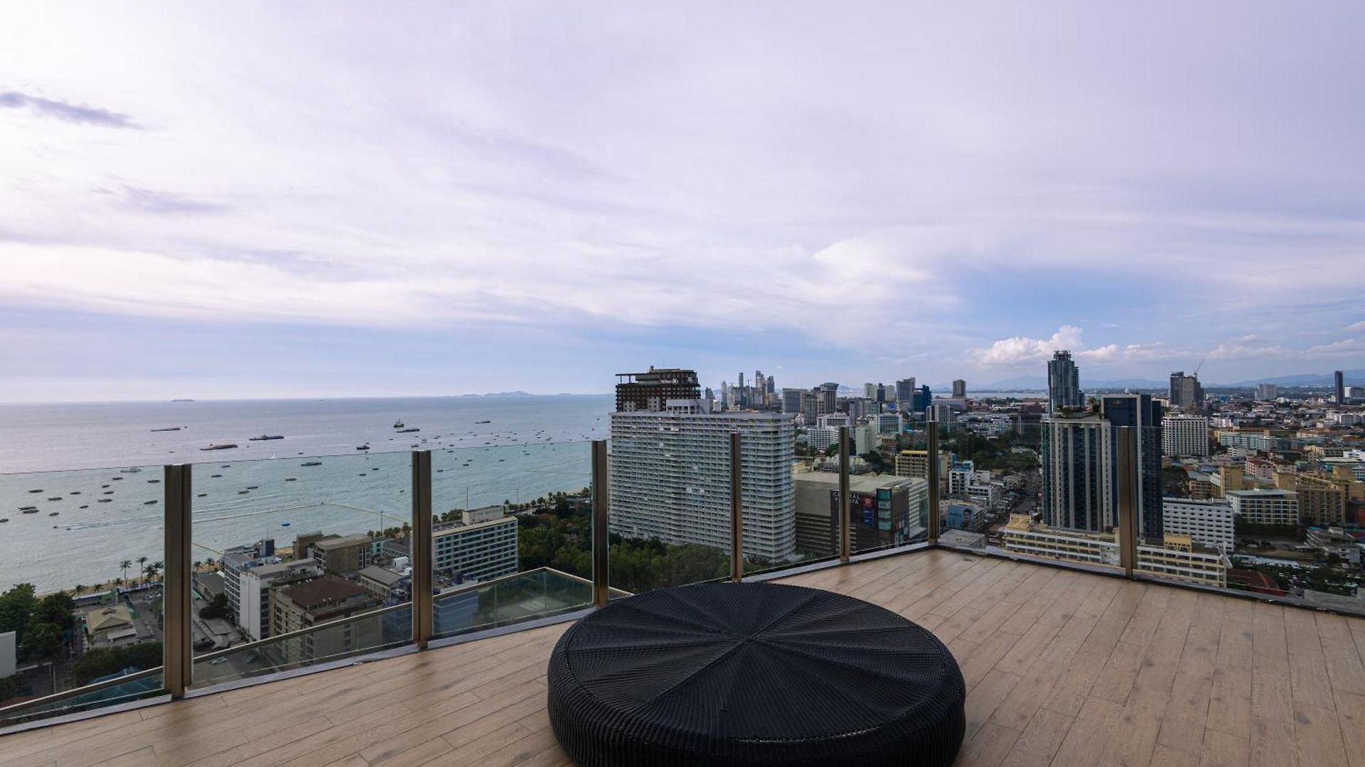The Base 市中心公寓 * Pattaya