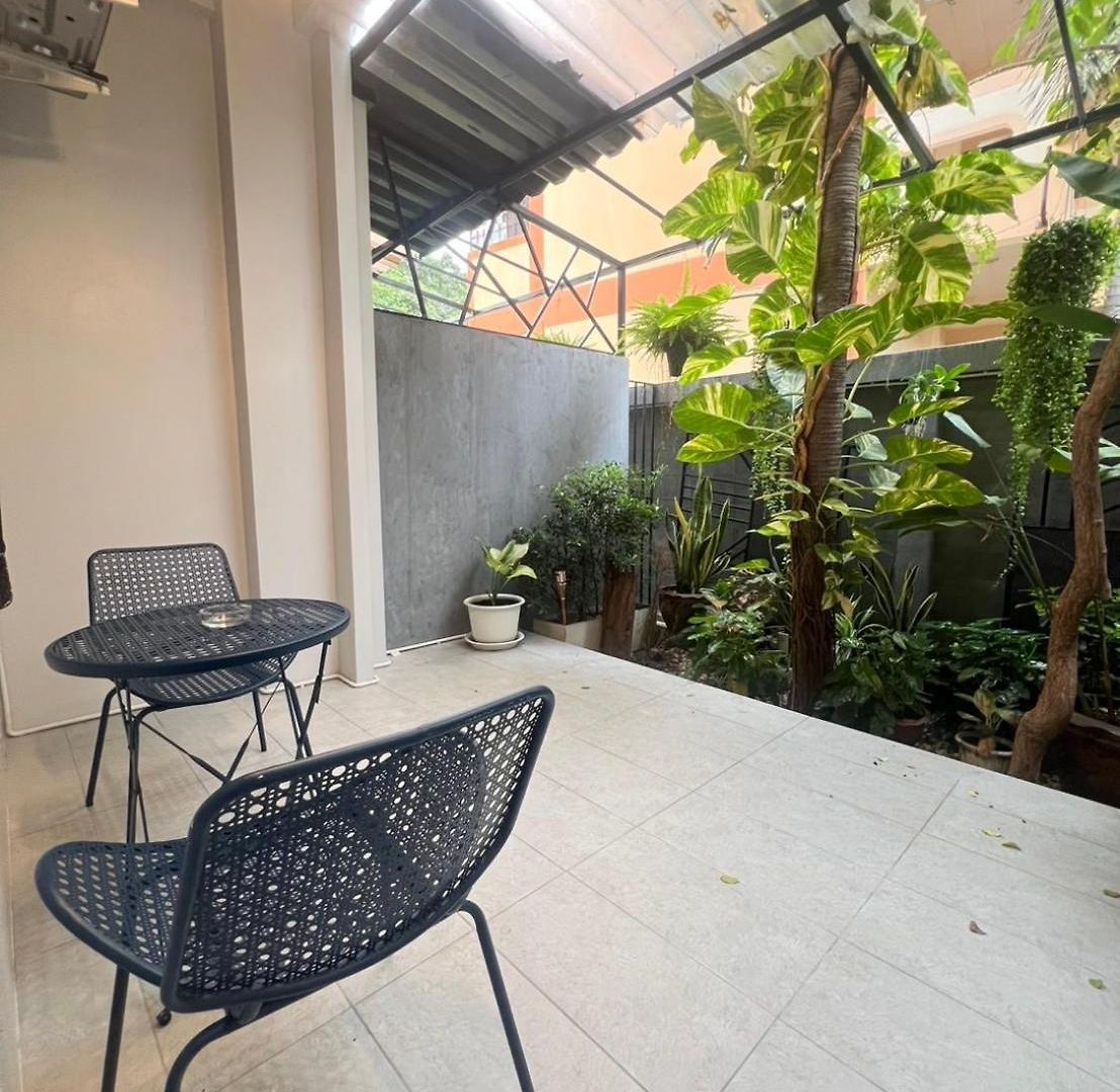 Dad N Mom's House By Thongnak Pattaya