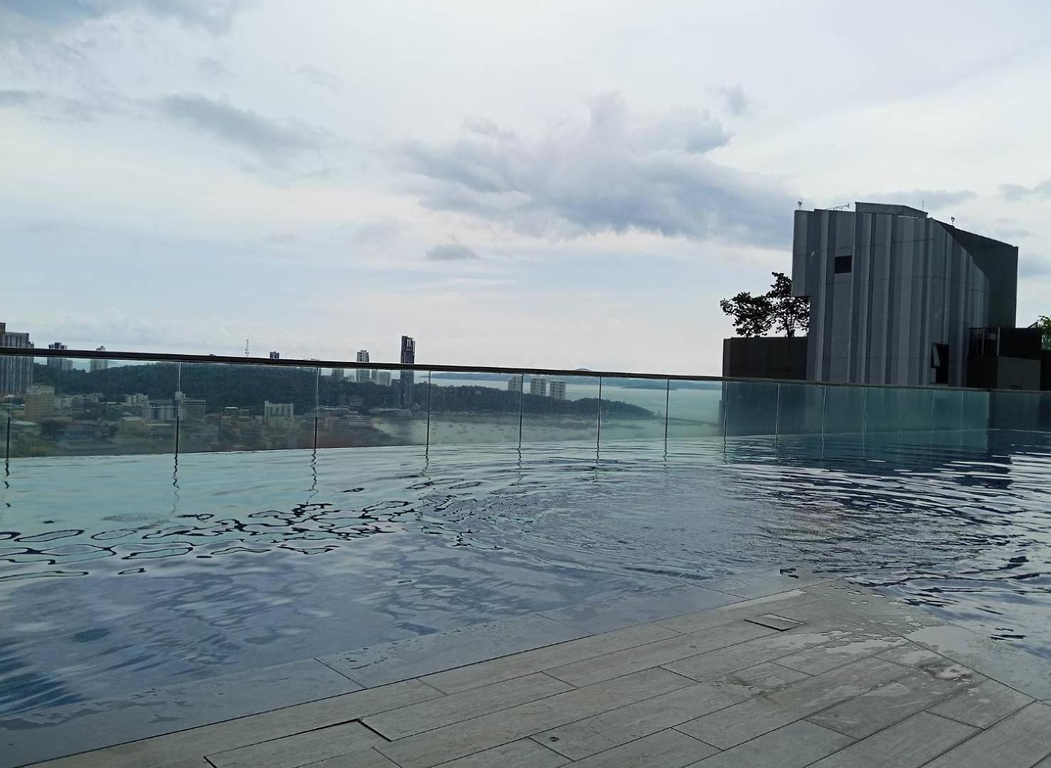 อพาร์ทเม้น ห้องพักหรูพัทยากลาง Pattaya