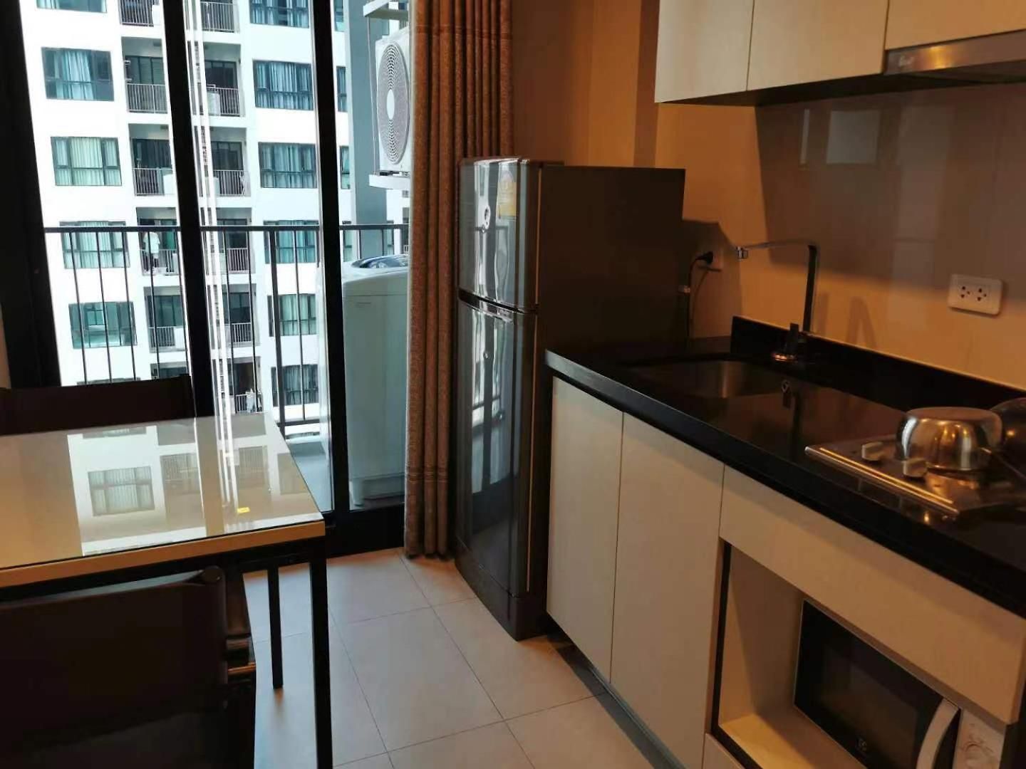 อพาร์ทเม้น 芭提雅中心地区 The Base 高档公寓酒店 *