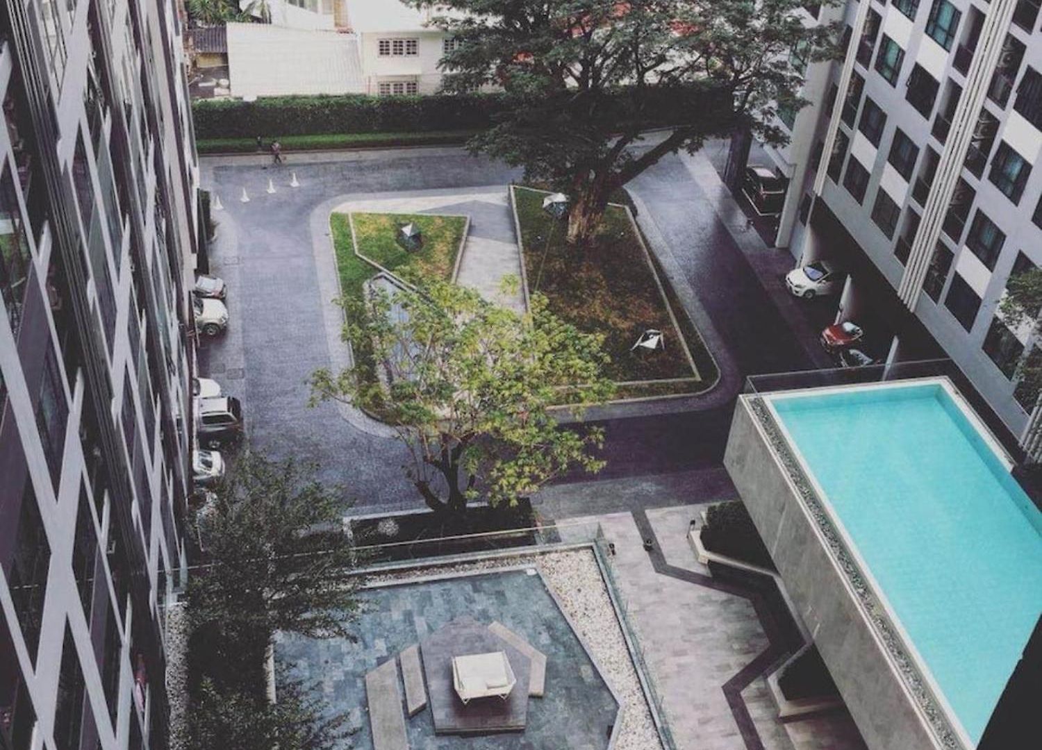 The Base海景网红无边泳池高速网络 繁华位置 Pattaya