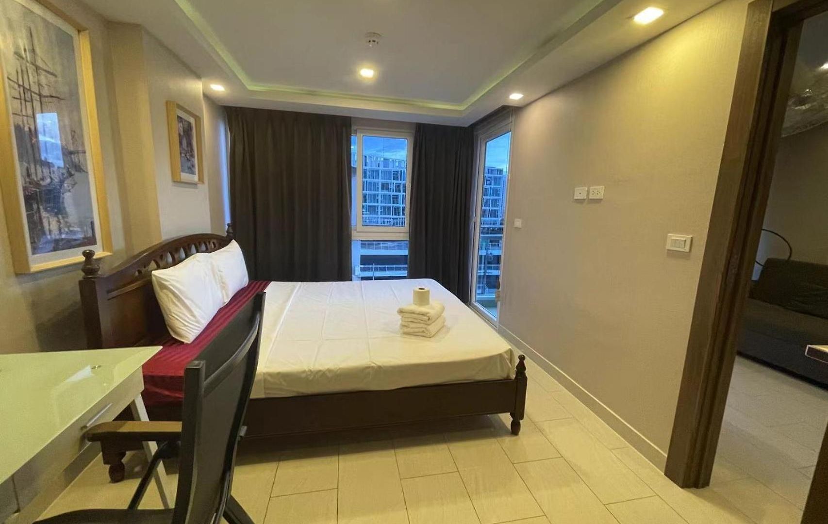อพาร์ทเม้น 林荫大道公寓grand Avenue Codon 超大泳池 素质极高的公寓 Pattaya