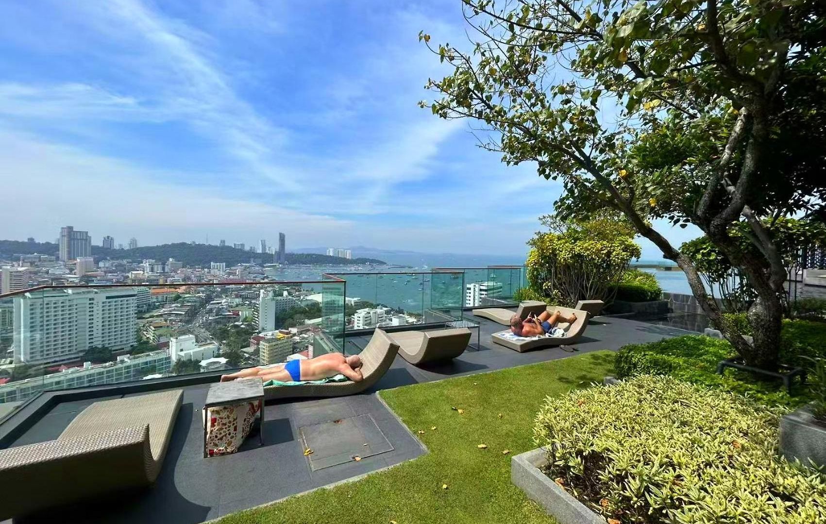 อพาร์ทเม้น 芭提雅 市中心 海景酒店公寓预订 无边泳池 海滩 日光浴 健身房21f Pattaya