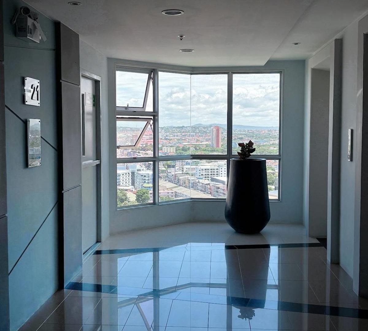 Apartment 芭提雅近市中心公寓 健身房 泳池 城景公寓 精致宜居 生活便利 家具齐全 *