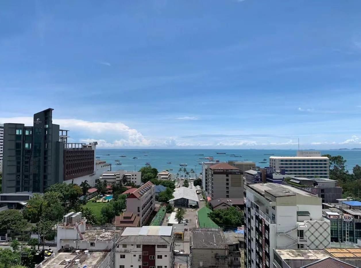The Base市中心网红超大泳池 高速网络