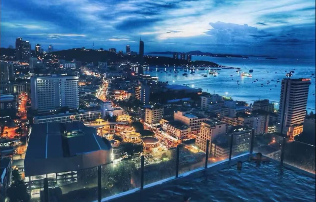 22芭提雅市中心2卧室套房 海景无边泳池 繁华街道 อพาร์ทเม้น Pattaya