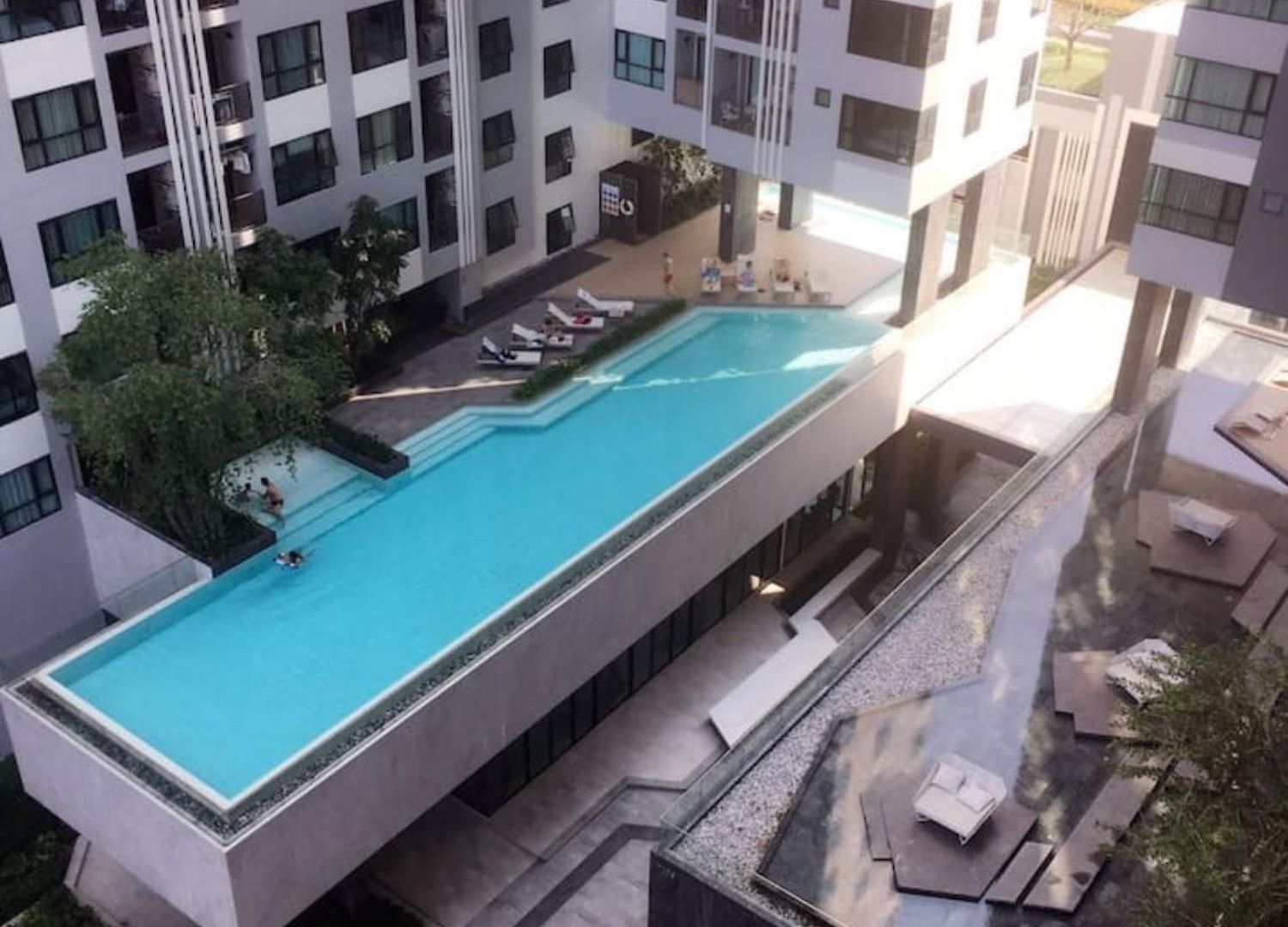 The Base海景网红无边泳池高速网络 繁华位置 Pattaya