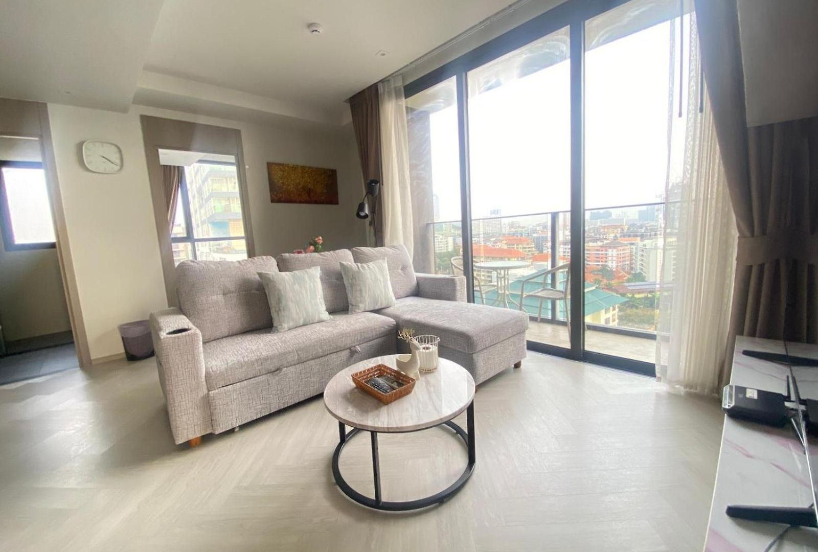 Exclusive High Floor 2 Bed Sea View Luxury * Pattaya