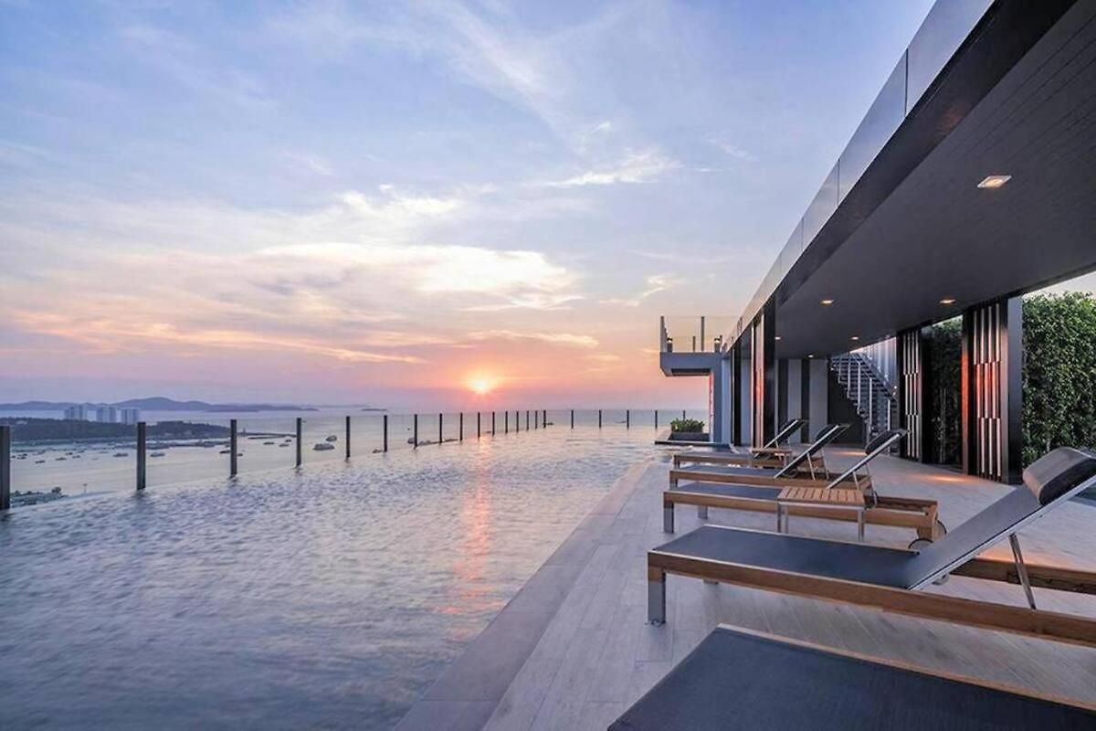 The Base Pool View Fast Wifi 5 Min Walk To By Lees Pattaya