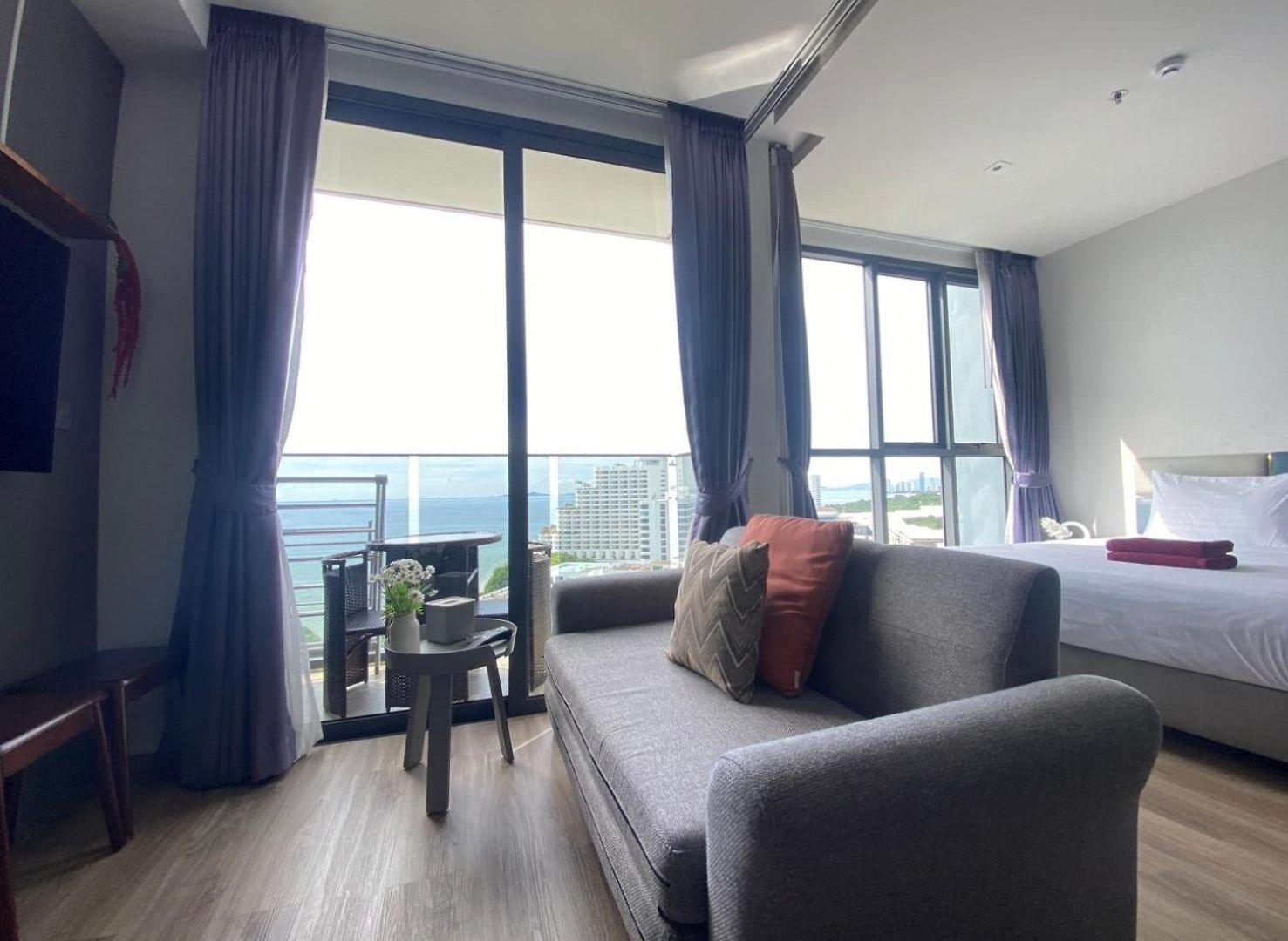 อพาร์ทเม้น Sea View High Floor - Breathtaking Views *