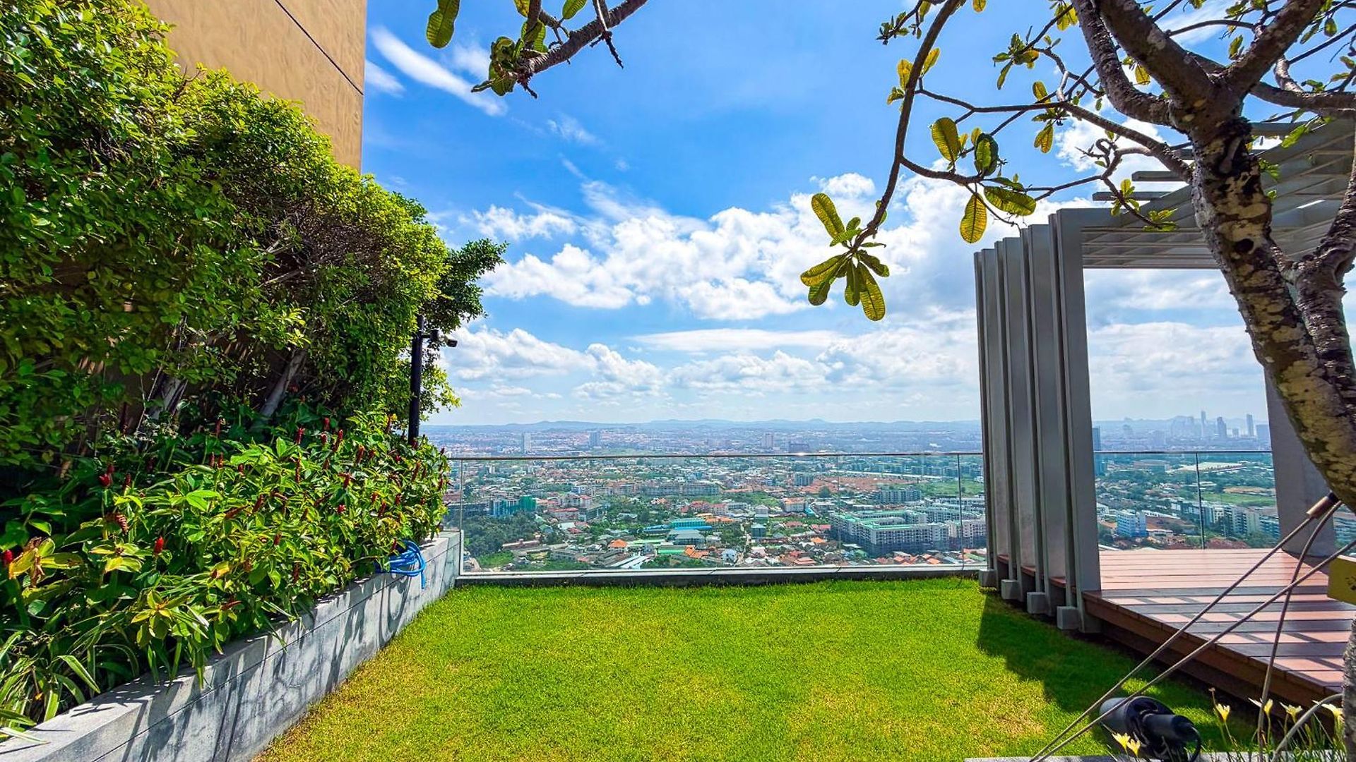 Skyline Serenity By Mountain Park Pattaya