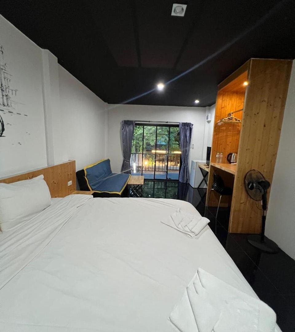 Nine Blue Hotel *