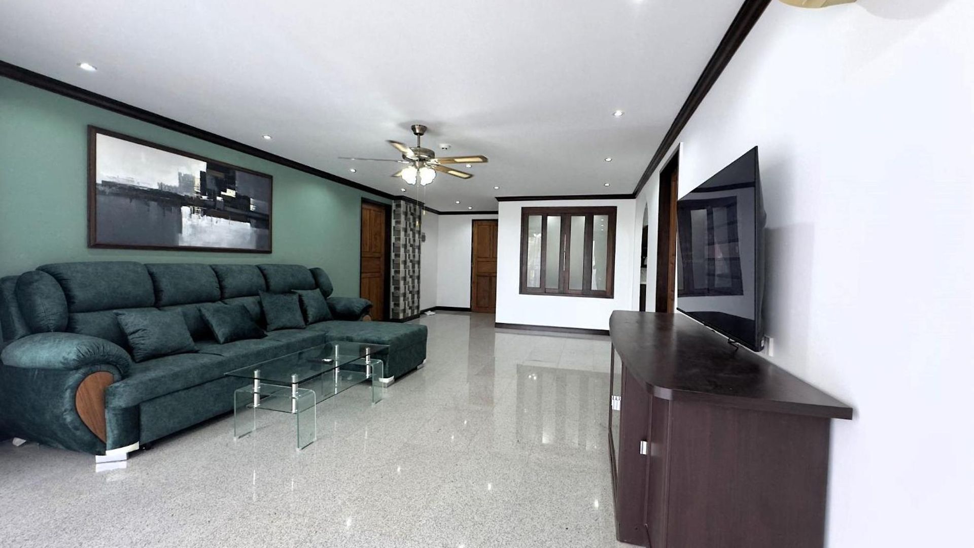Spacious 2br - 3 Balconies Views *