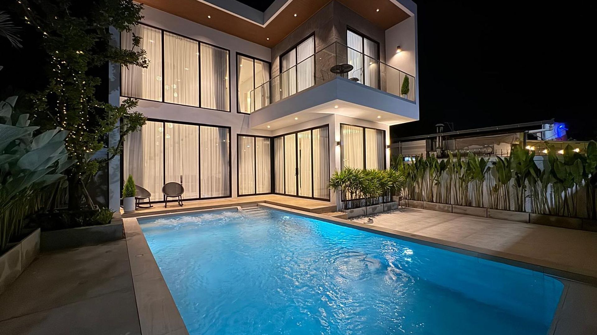 Brand New Modern Pool Near Walking Street วิลล่า Pattaya