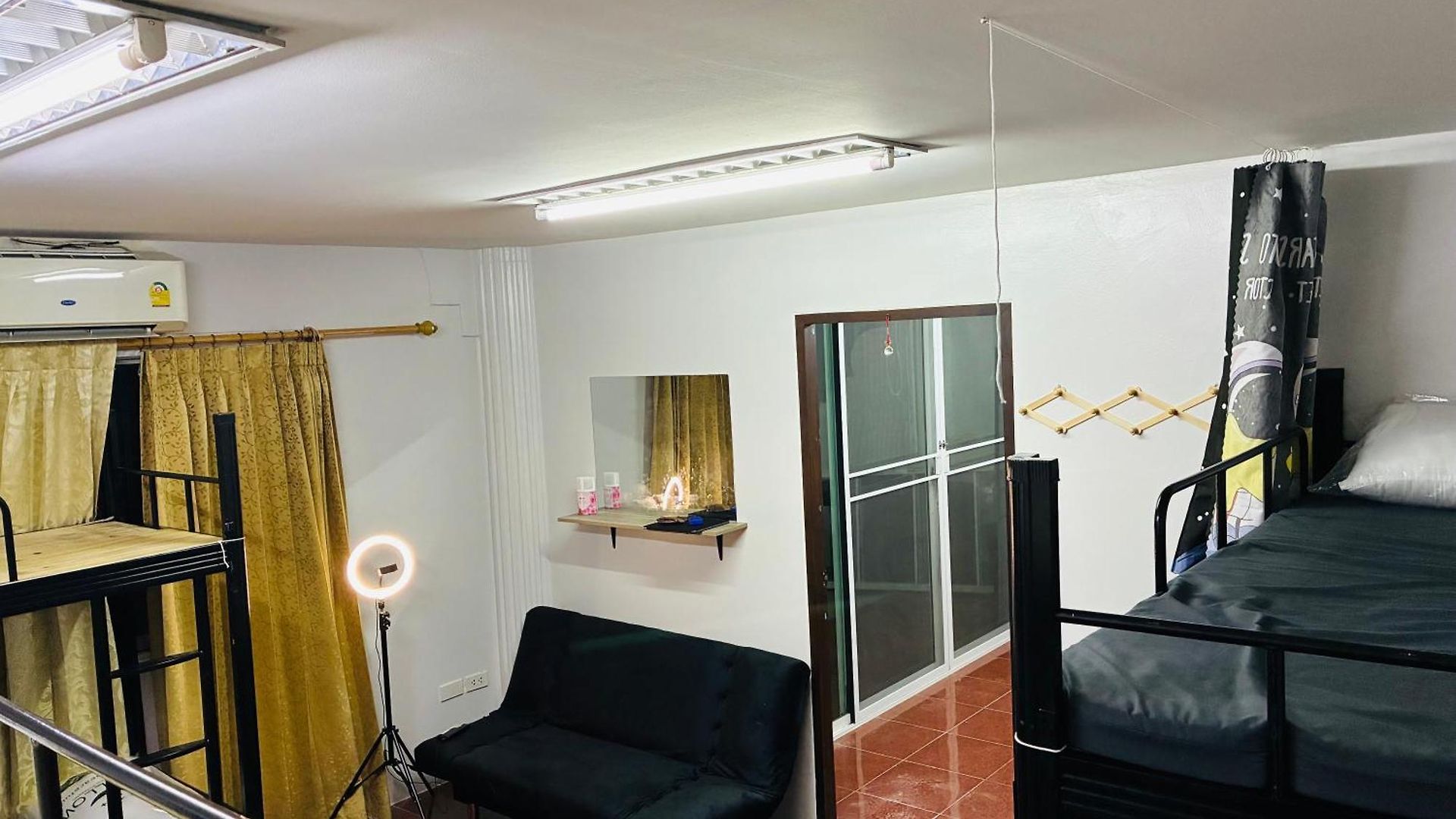 อพาร์ตโฮเทล Farang House 3*
