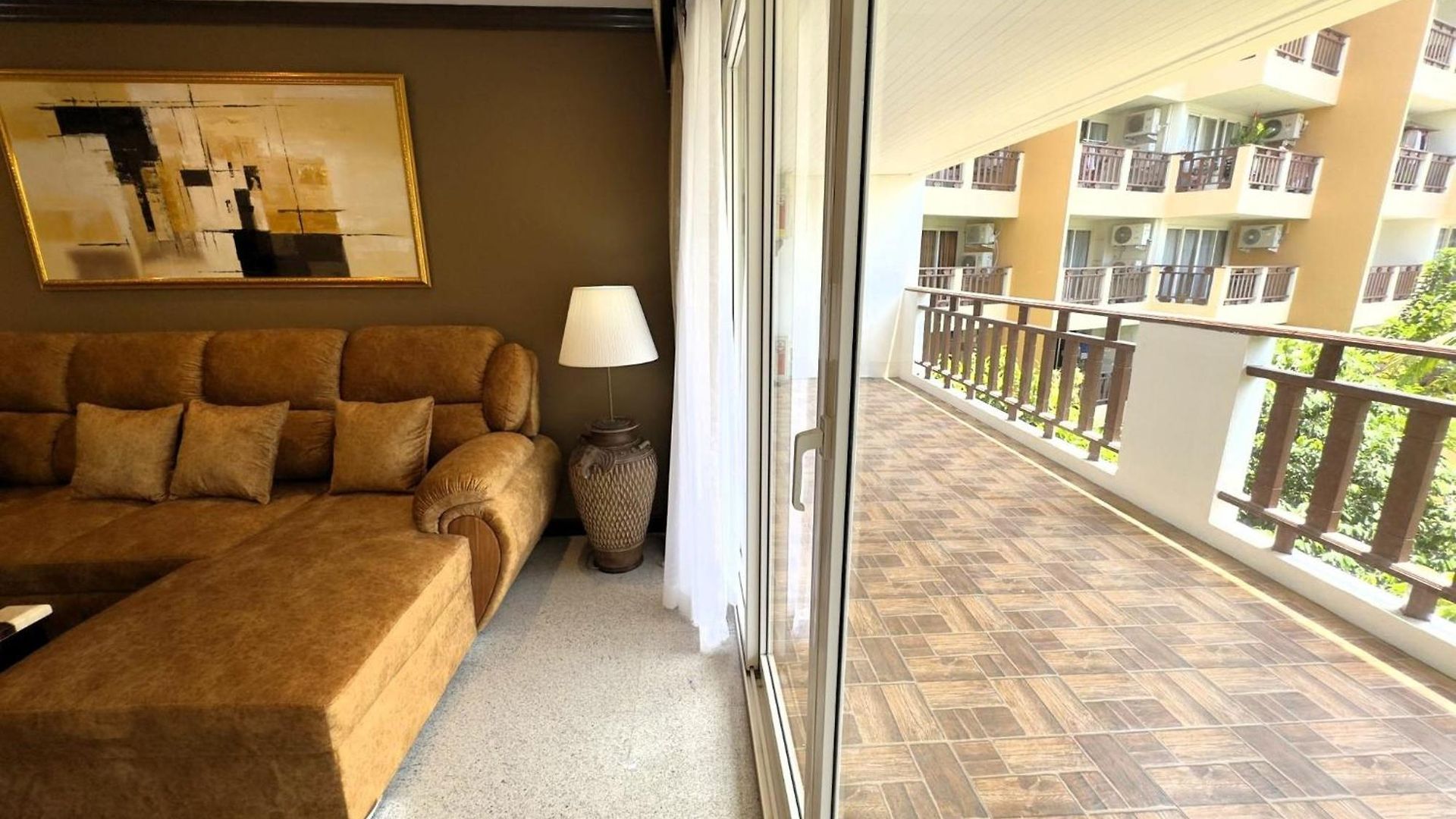 Spacious 2br Corner - Garden View Balcony - Royal Hill * Pattaya