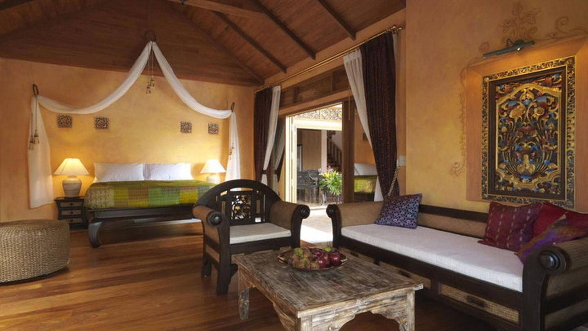 Exclusive Balinese Pool In * Pattaya