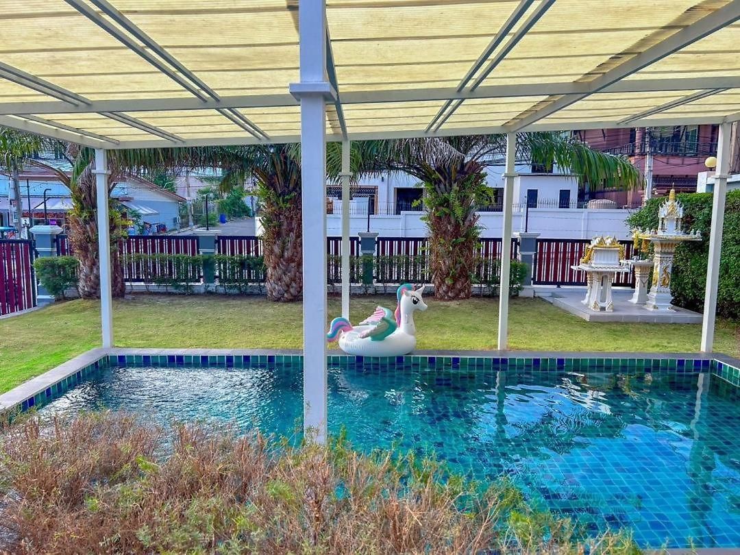 Sawera Luxury Pool Pattaya