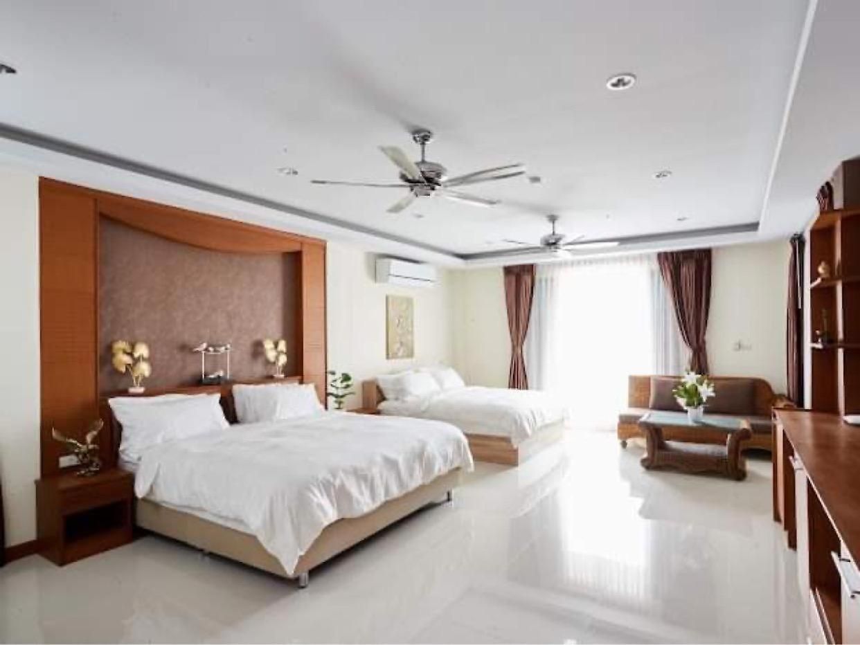 Savan Pool Lagoon *