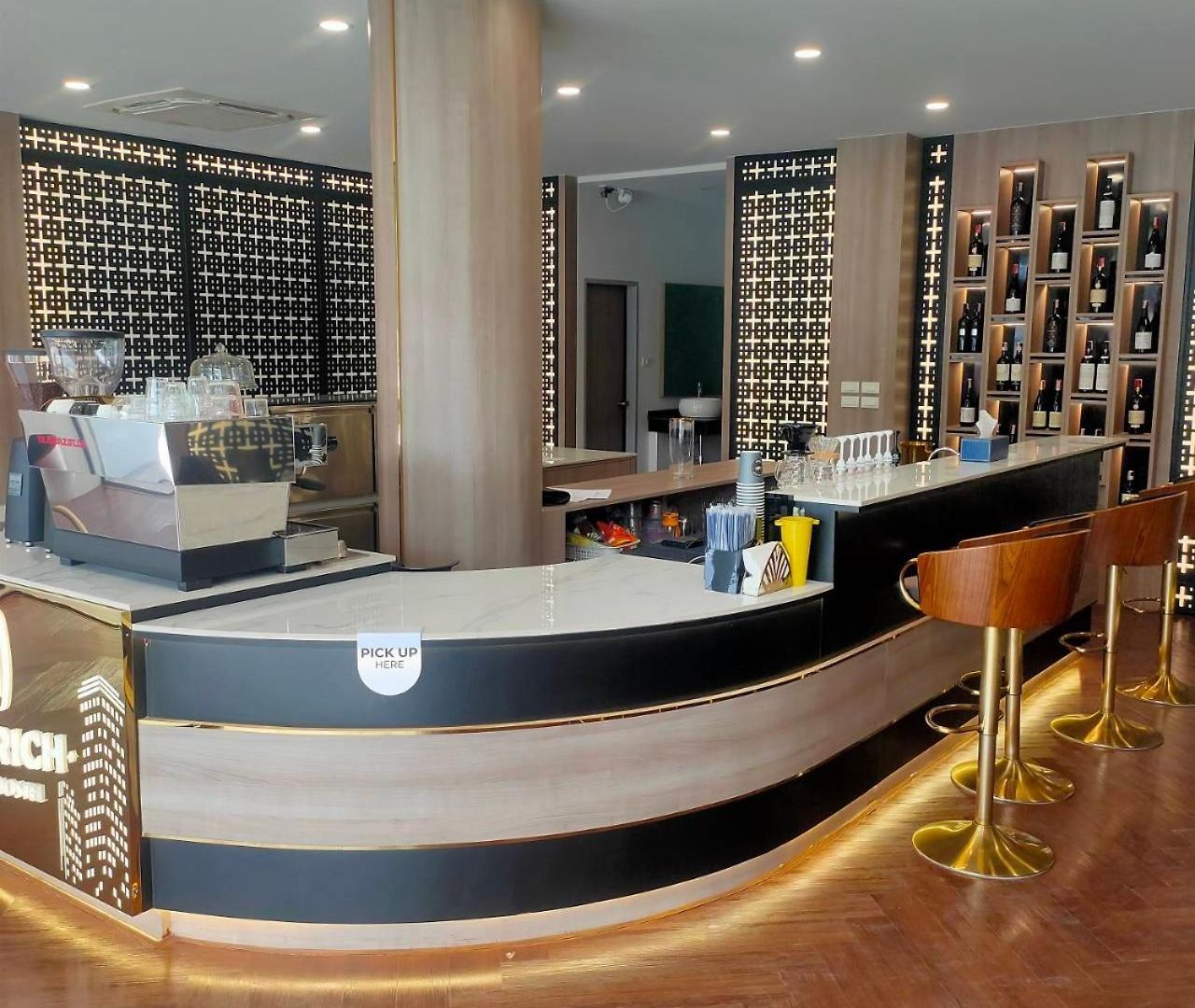 The Rich Cafe &